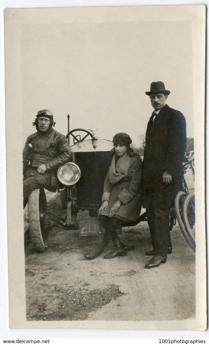 Mini-trip entre amis en voitures et motos, 1921. Ensemble de 34 photos originales d'époque.FG1247