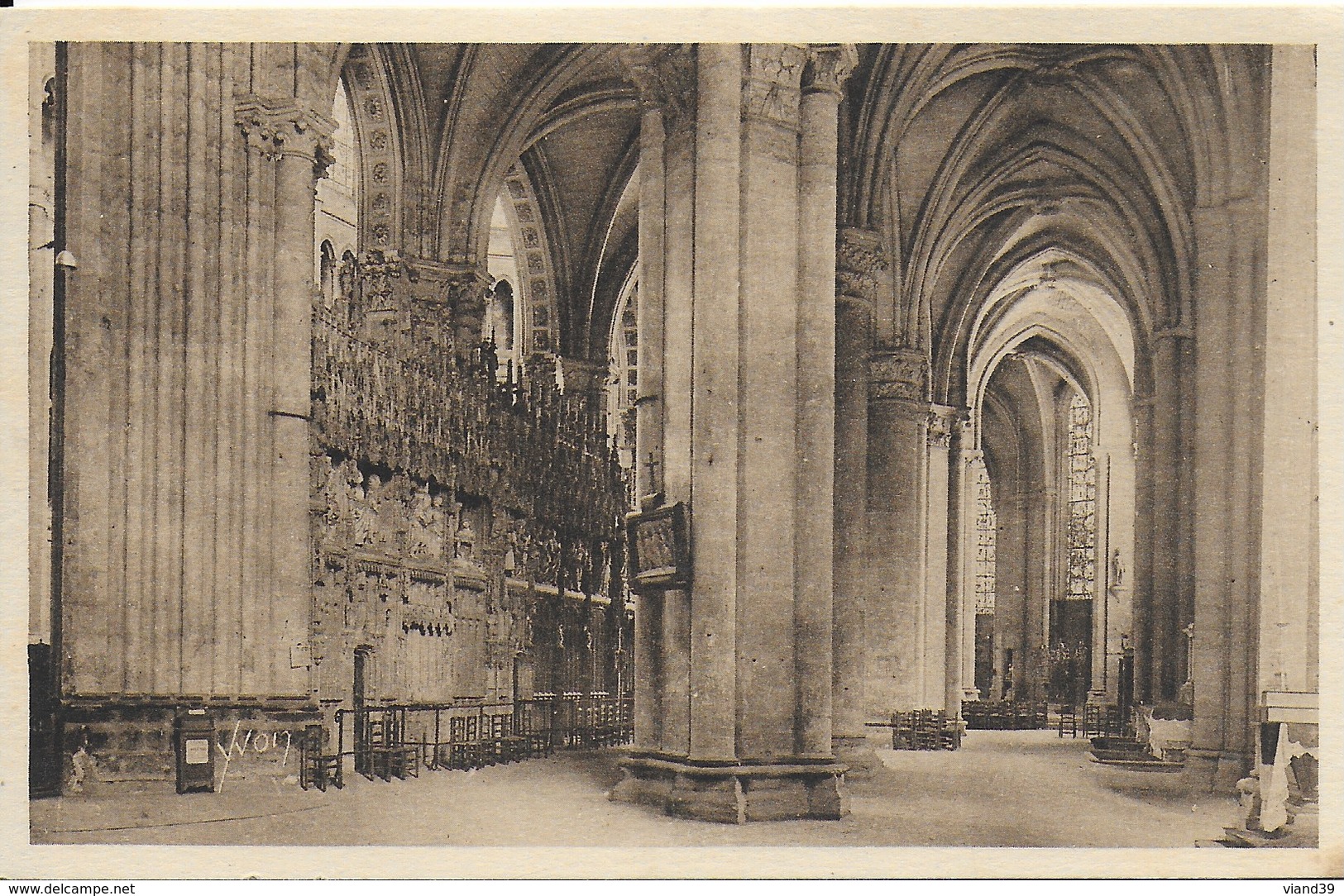 Chartres - Cathédrale : Intérieur Le Déambulatoire  -  Collection La Douce France - Chartres