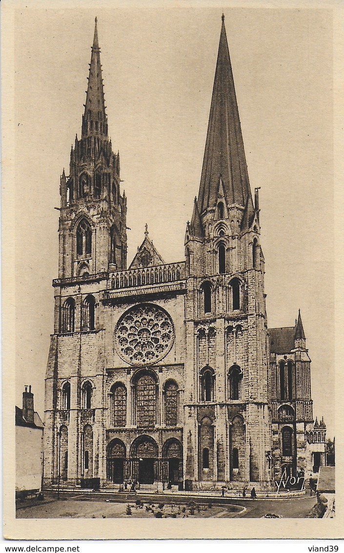 Chartres -  La Cathédrale   -  Collection La Douce France - Chartres