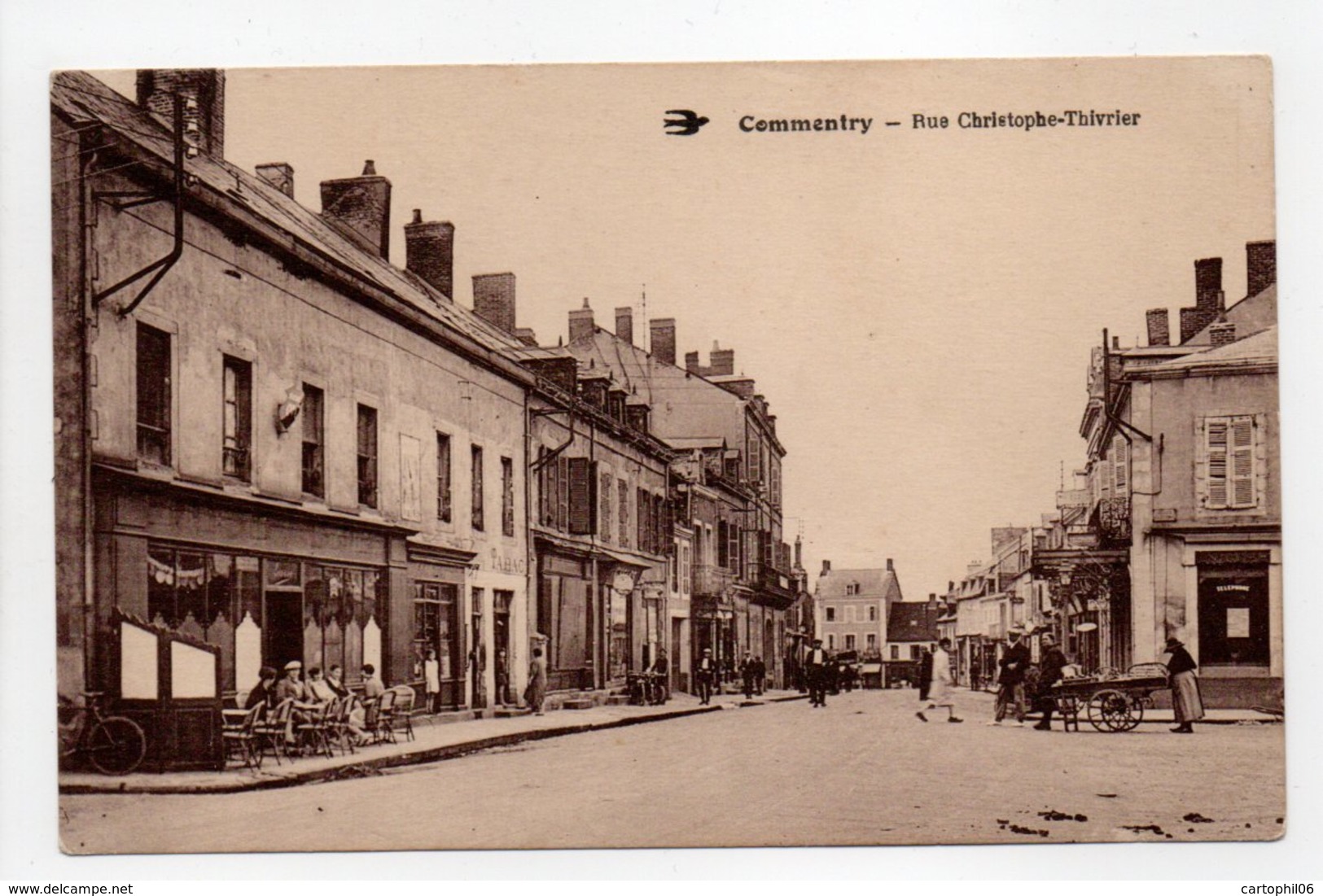 - CPA COMMENTRY (03) - Rue Christophe-Thivrier (avec Personnages) - Photo CIM N° 63 - - Commentry