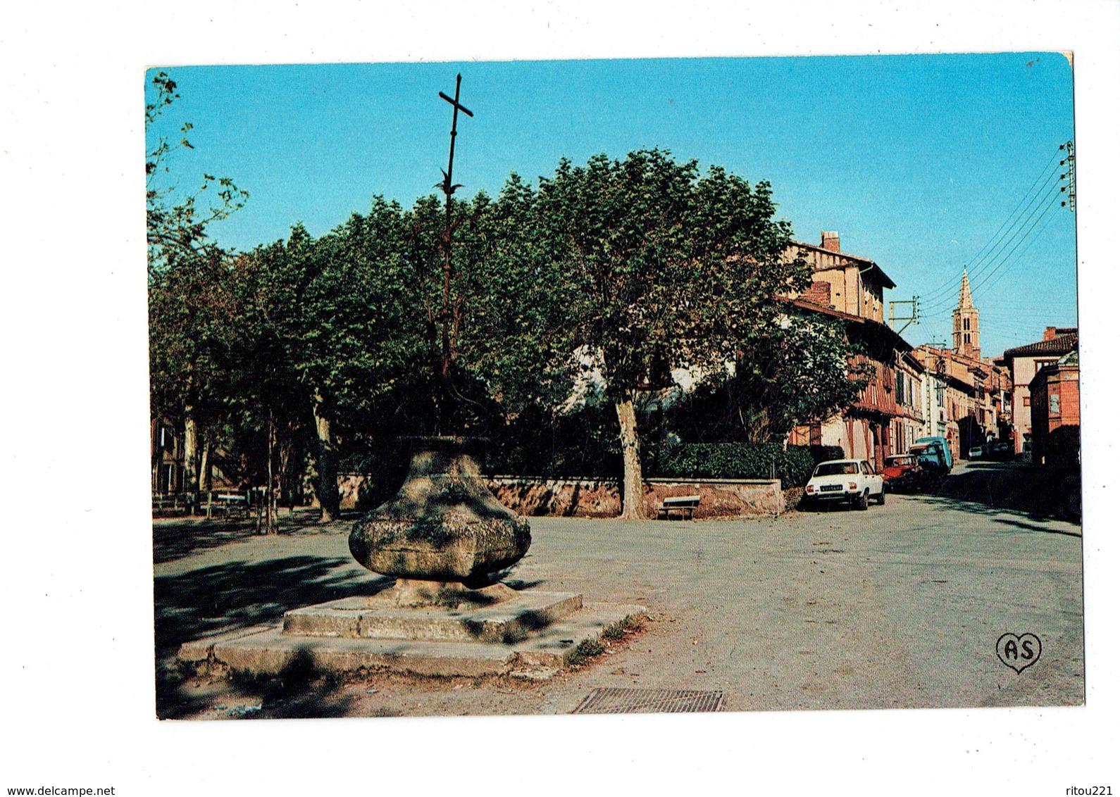 Cpm - 09 - LEZAT - Place De La Marne - Apa Poux 107 - Voiture 504 Peugeot - Ami 6 Citroën - Lezat Sur Leze