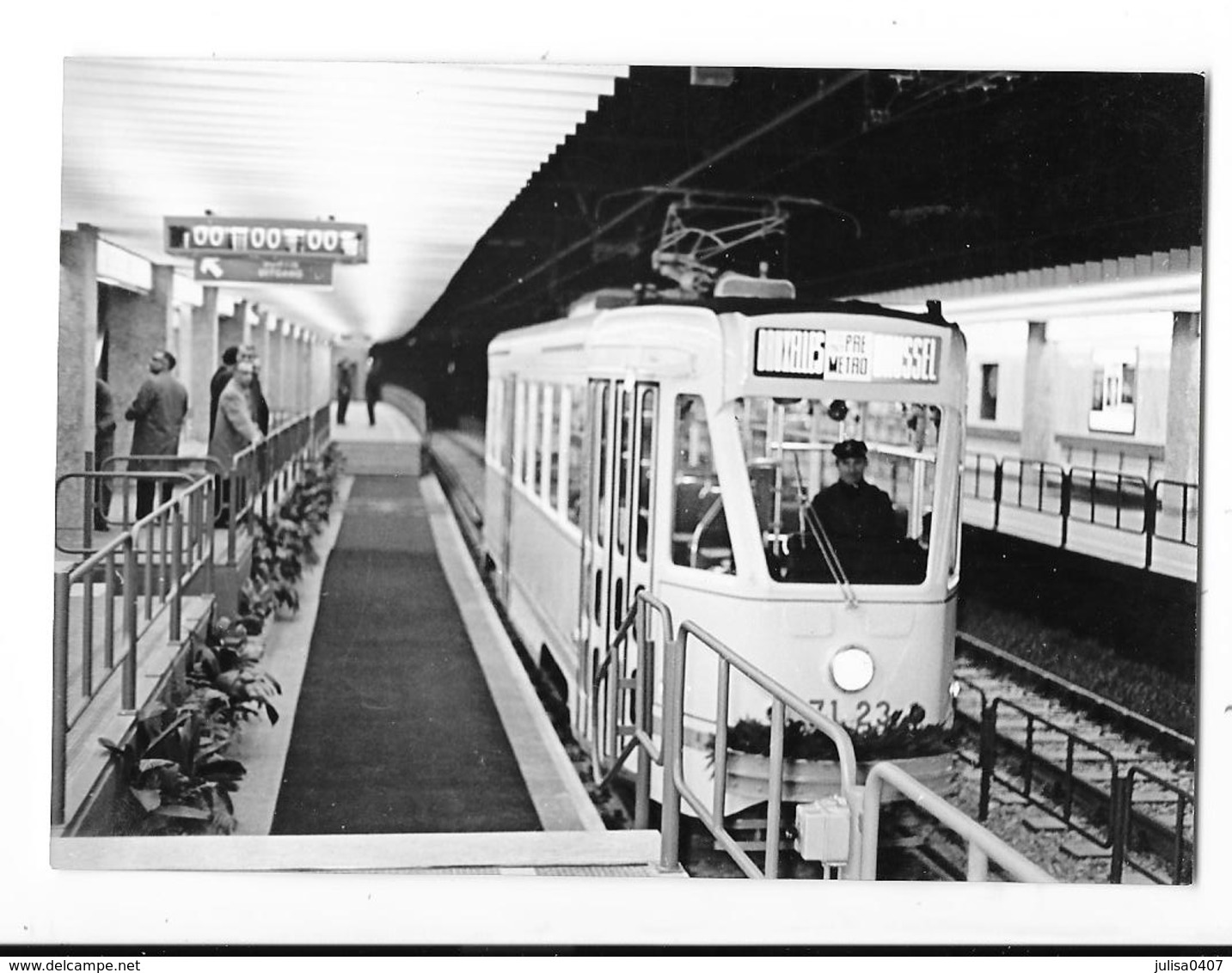 BRUXELLES  (Belgique)  Photographie Chemin De Fer Métropolitain - Transport (rail) - Stations