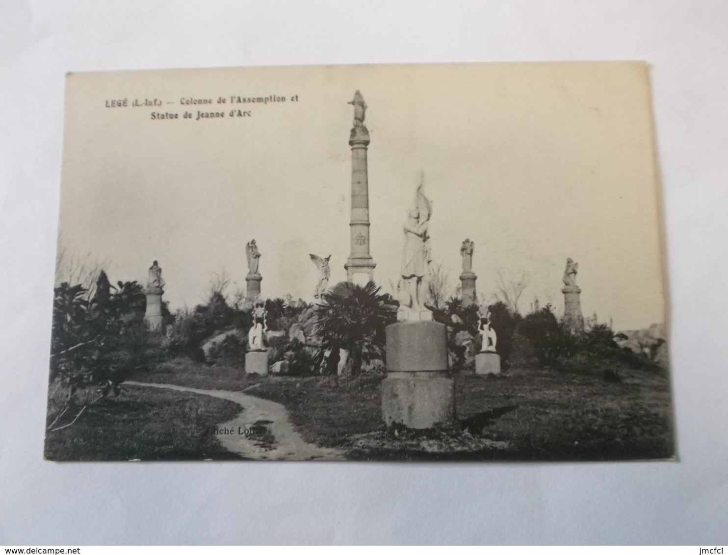 Colonne De L'Assomption Et Statue De Jeanne D'Arc - Legé