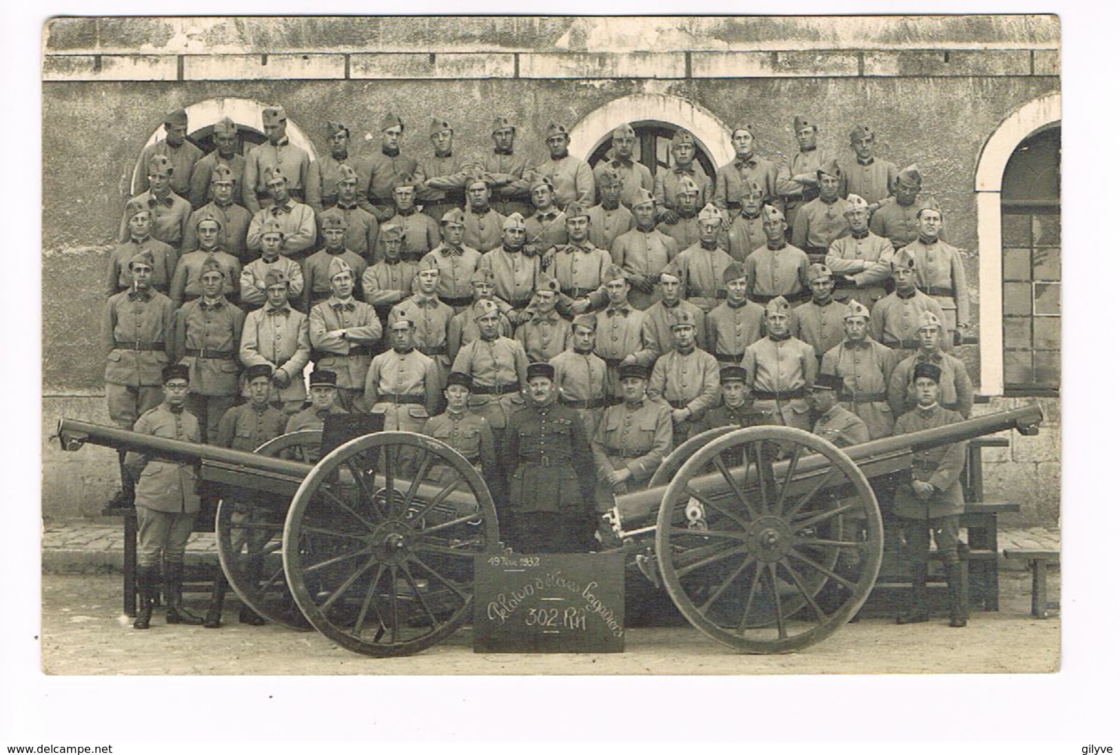 Cpa. Photo Groupe De Militaires.Elèves Brigadiers .302 RA?   (cdv-049) - Characters