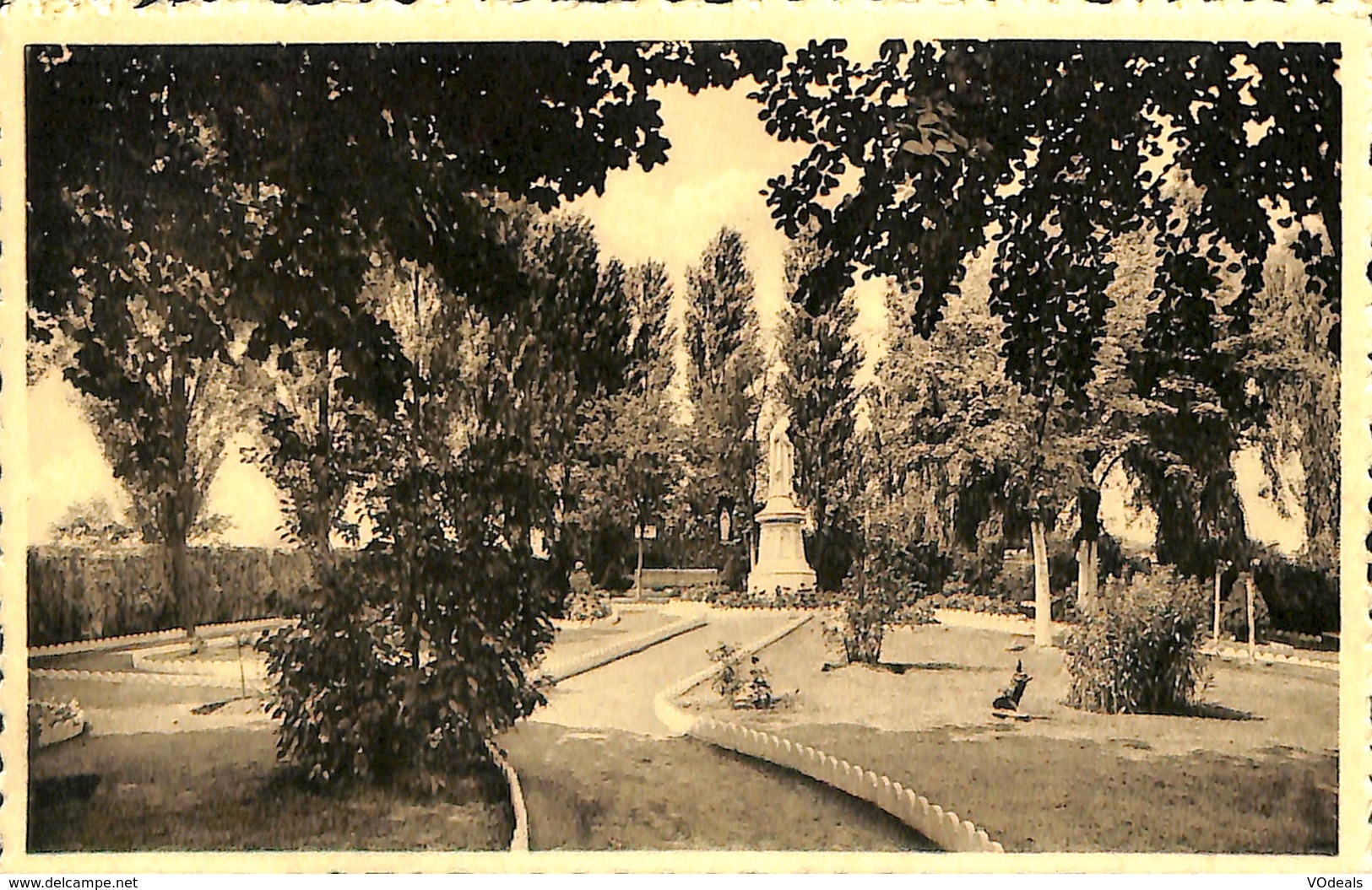 027 813 - CPA - Belgique - Ans - Institut Ste-Angèle - Un Coin Du Jardin - Ans