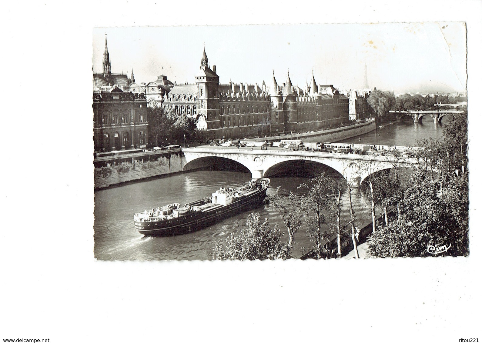 Cpm - 75 - PARIS - Pont Du Change Palais Justice - Sainte Chapelle - 537 Cim - 1963 - Bateau Péniche Autobus Camion - Houseboats
