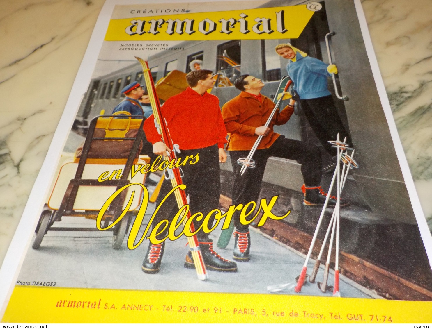 ANCIENNE PUBLICITE EN VELOUR CREATION VETEMENT DE ARMORIAL   1956 - Advertising