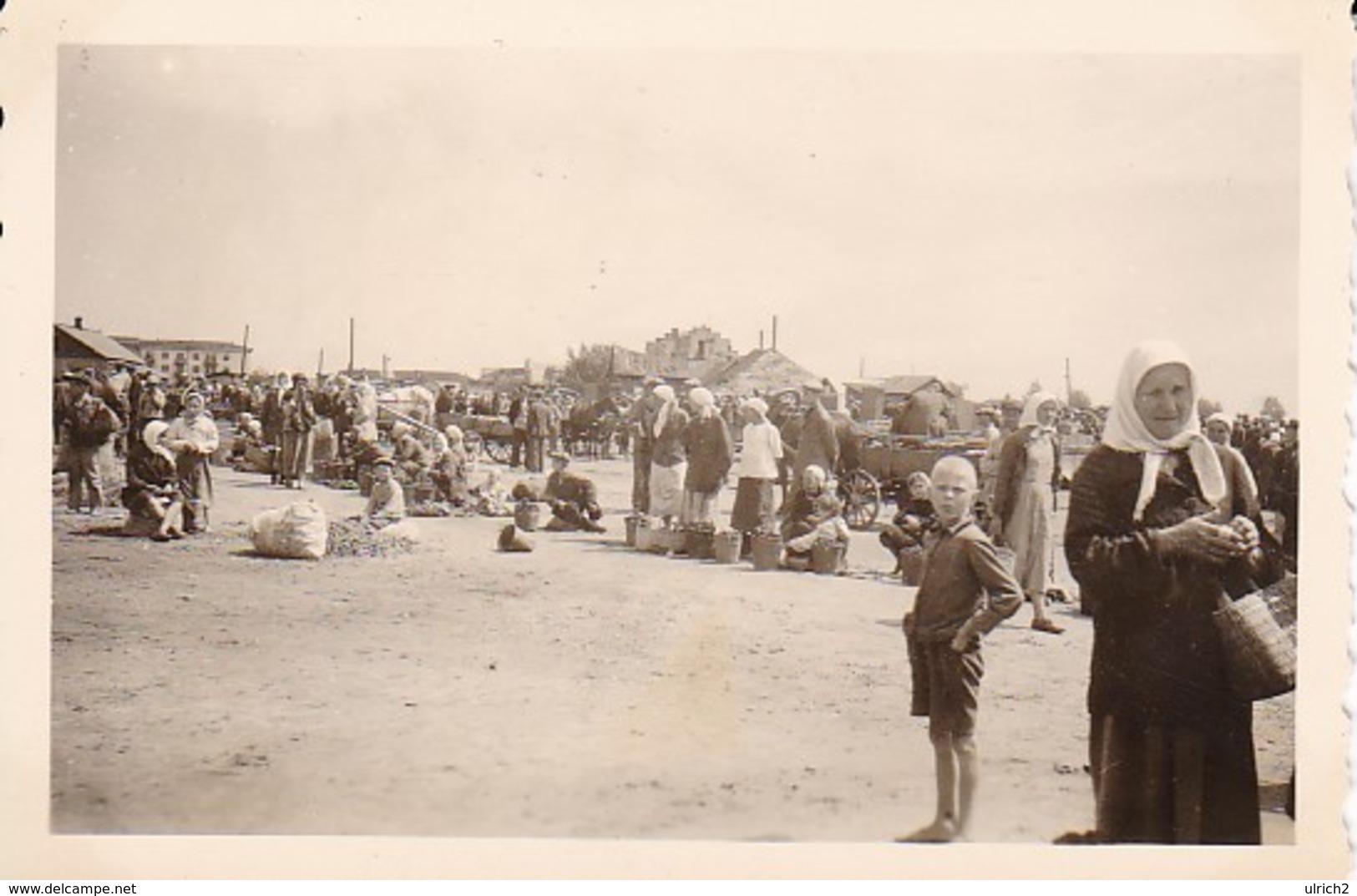 Foto Einheimische Auf Markt  - Ukraine Region Mariupol Makijiwka - Ca. 1942 - 8*5cm (50376) - Lieux