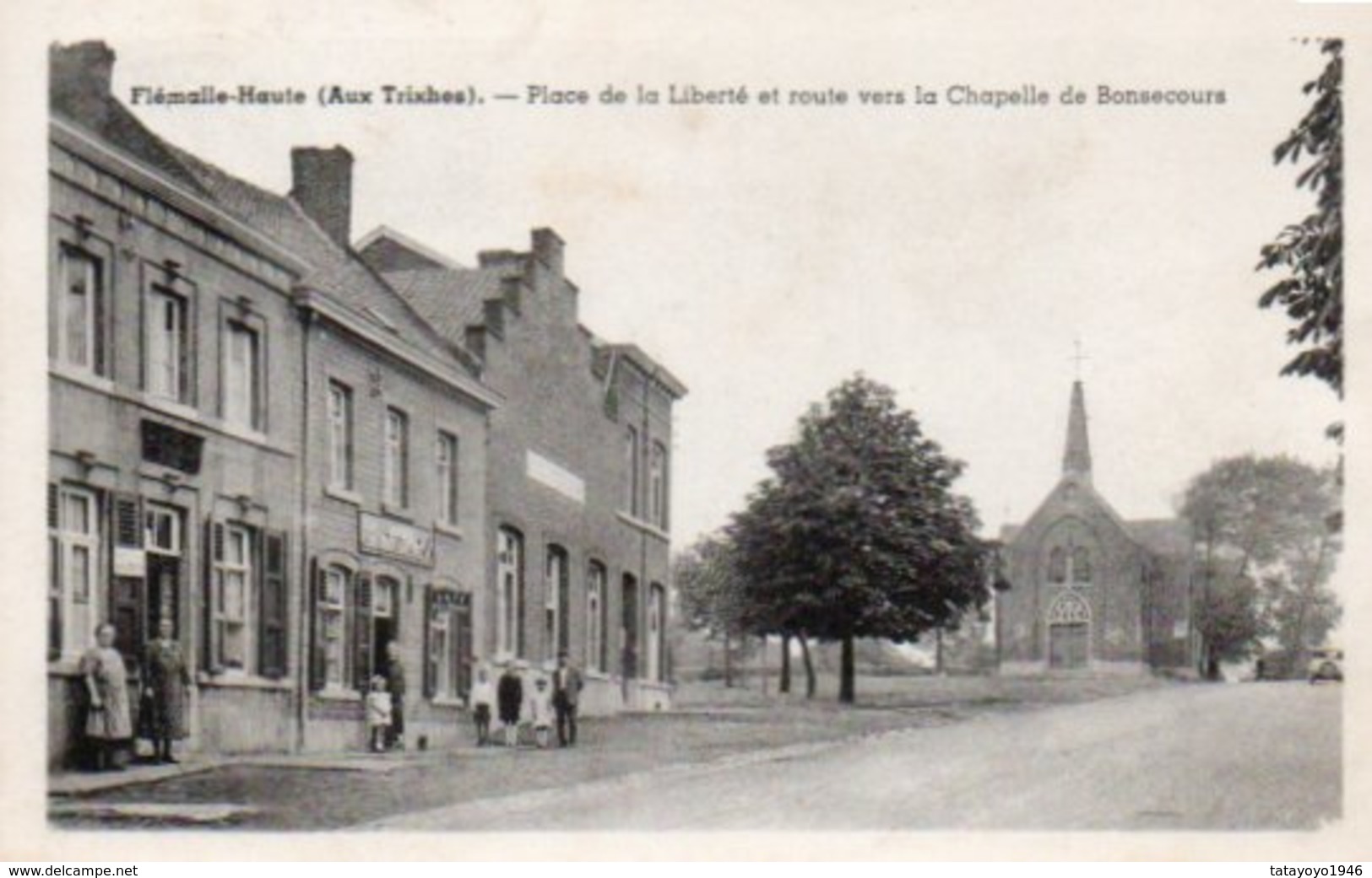Flémalle-haute  (aux Trixhes) Place De La Liberté Bien Animée Circulé En 1948 - Flémalle
