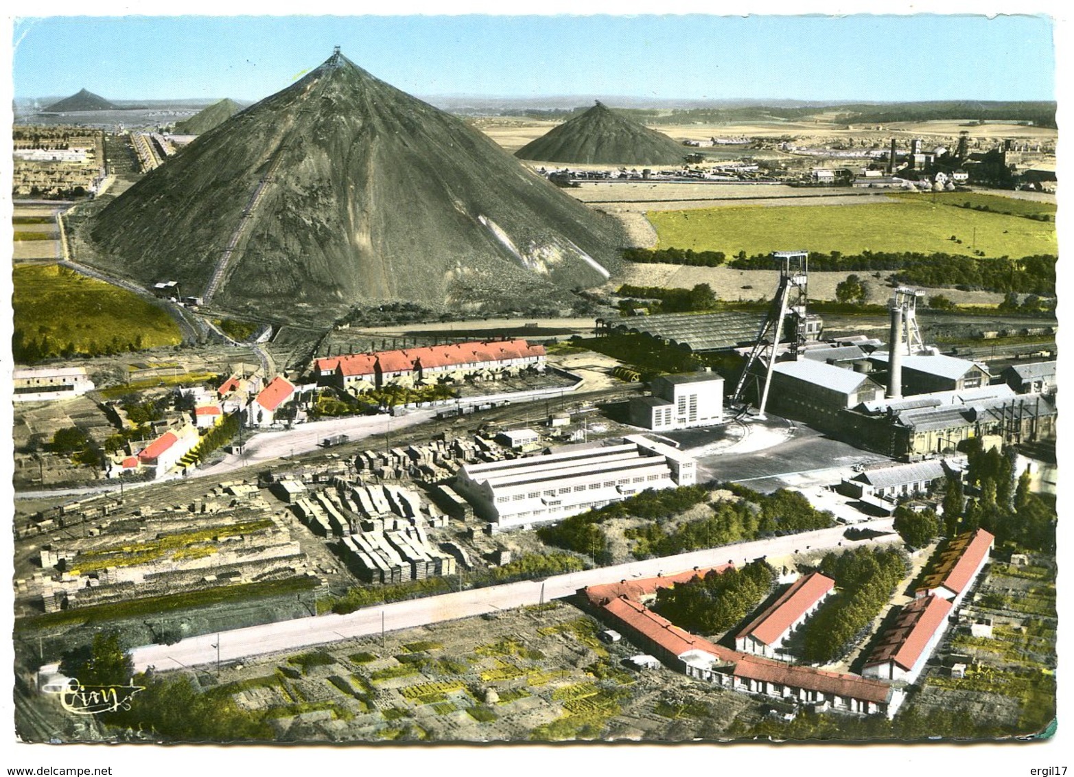 62700 BRUAY-EN-ARTOIS - Vue Aérienne D’un Terril - CPSM 10,5x15 Photo Véritable - Autres & Non Classés