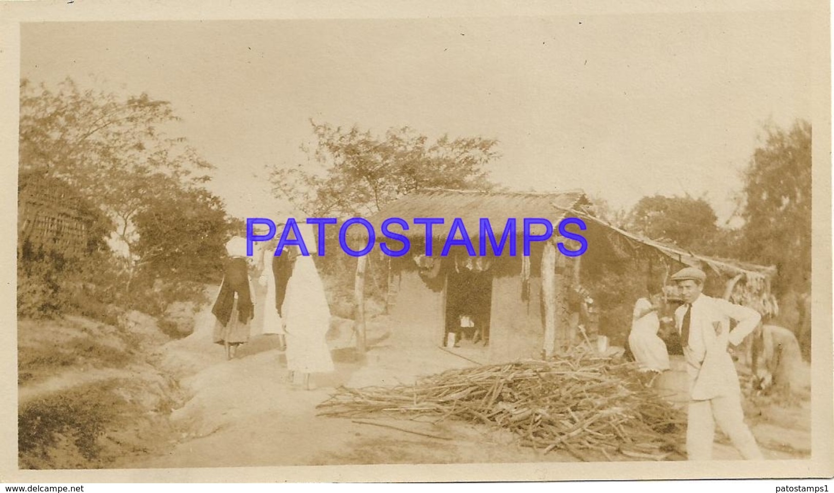 134176 PARAGUAY ASUNCION COSTUMES NATIVE & HOUSE PHOTO NO POSTAL POSTCARD - Paraguay