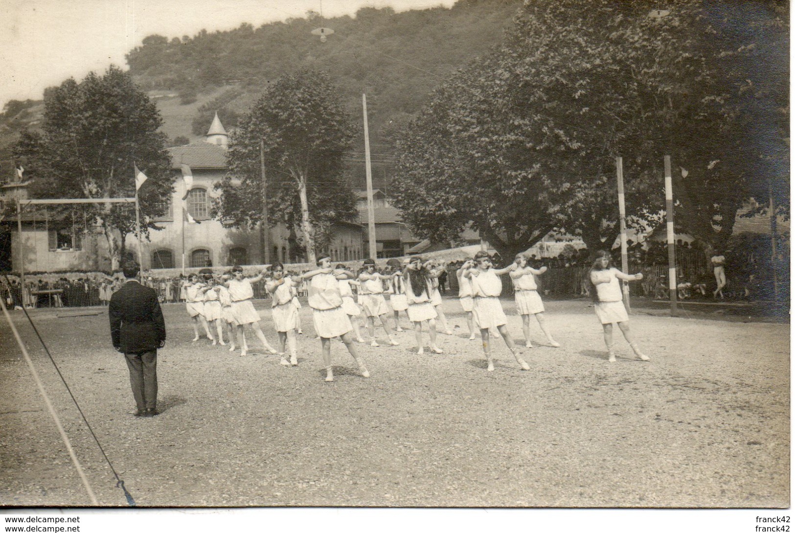 38 ? Vienne  ? Carte Photo. Parade Jeunes Filles. 1925 - Autres & Non Classés