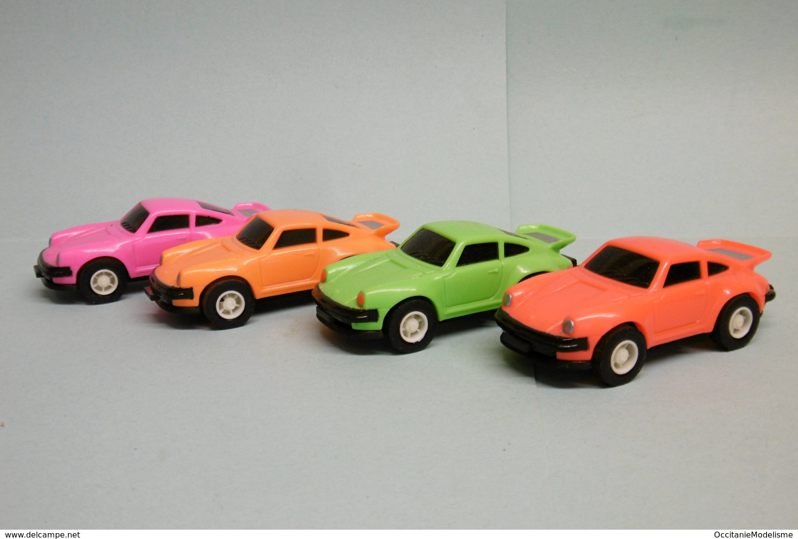 Simba - Lot De 4 PORSCHE 911 TURBO Boucin' Racers à Friction Réf. 331 3670 1/64 - Autres & Non Classés