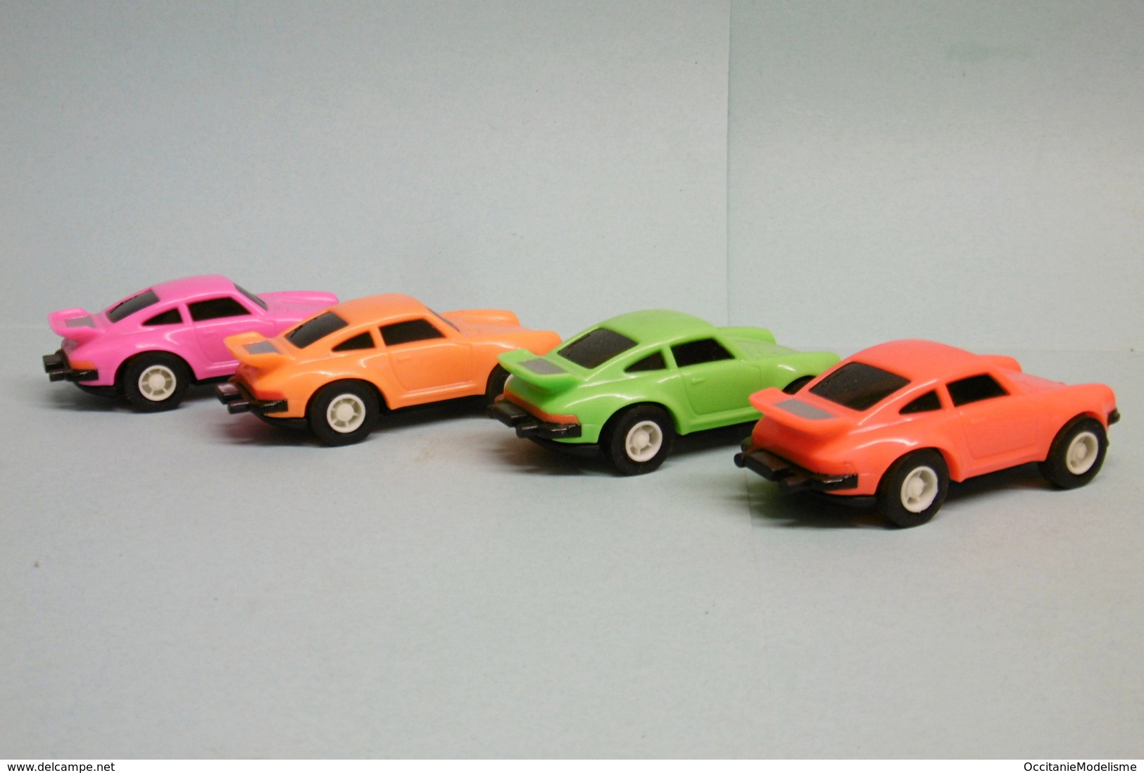 Simba - Lot De 4 PORSCHE 911 TURBO Boucin' Racers à Friction Réf. 331 3670 1/64 - Autres & Non Classés