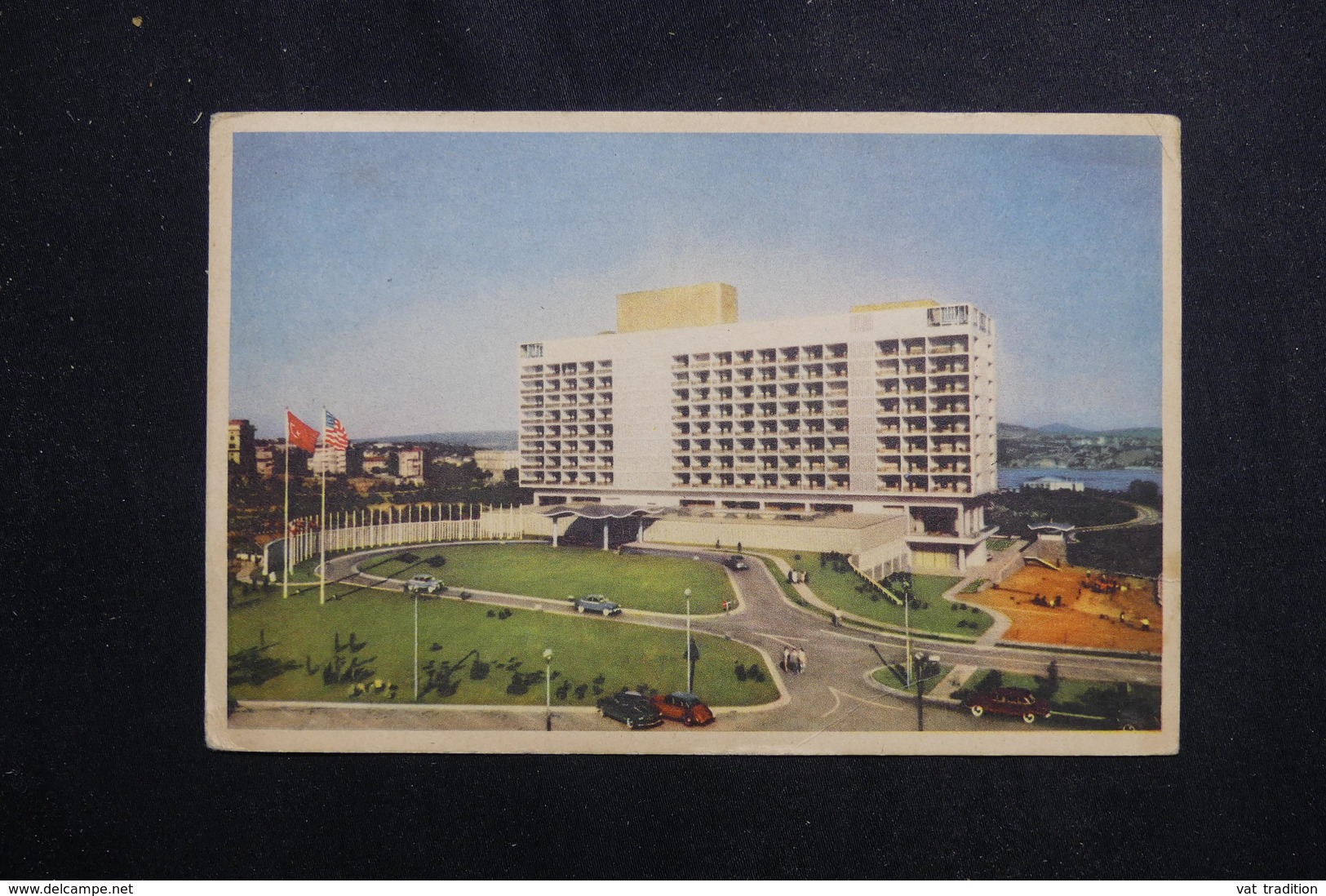 TURQUIE - Affranchissement De Istambul En 1957 Sur Carte Postale ( Hôtel Hilton ) Pour La France - L 61589 - Briefe U. Dokumente