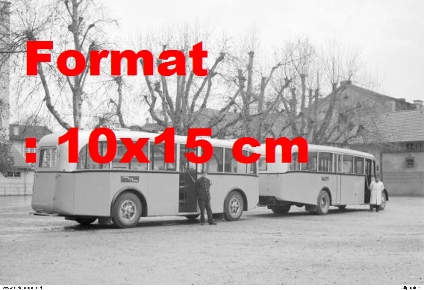 Reproduction D'une Photographie Ancienne De Conducteurs Avec Post Bus Ligne Aarau De Frick En Suisse En 1950 - Autres & Non Classés