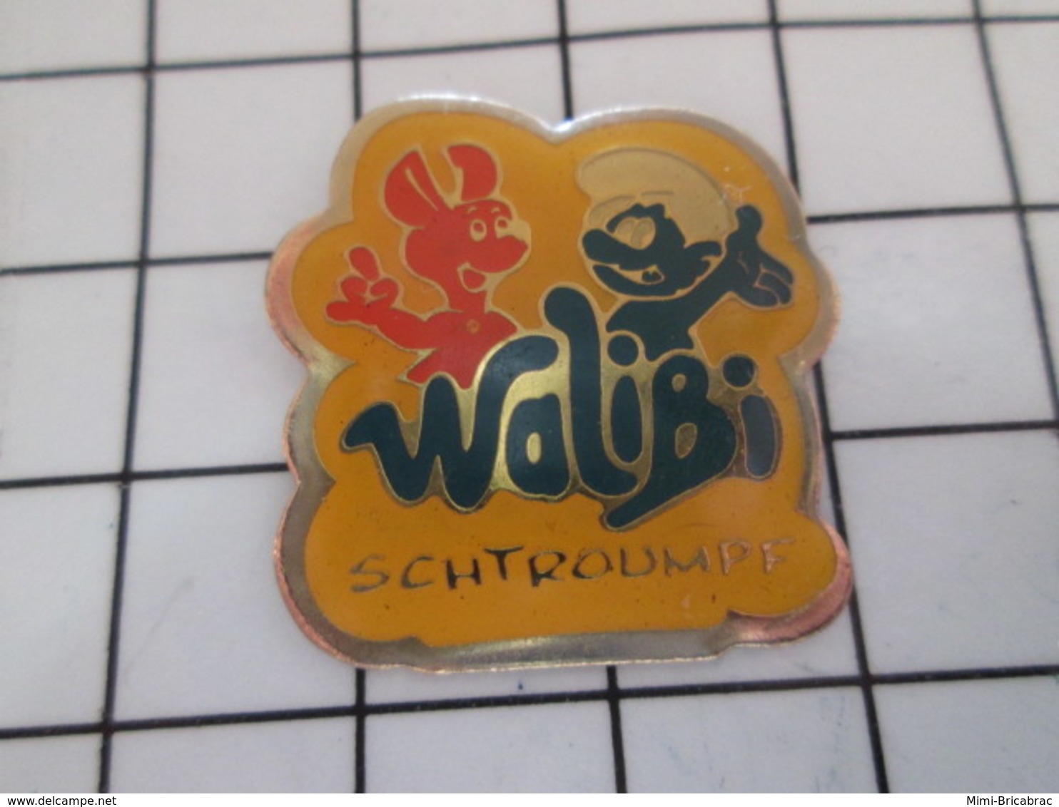 516A Pin's Pins / Beau Et Rare / THEME : BD / BANDE DESSINEE PARC WALIBI SCHTROUMPF KANGOUROU - Comics