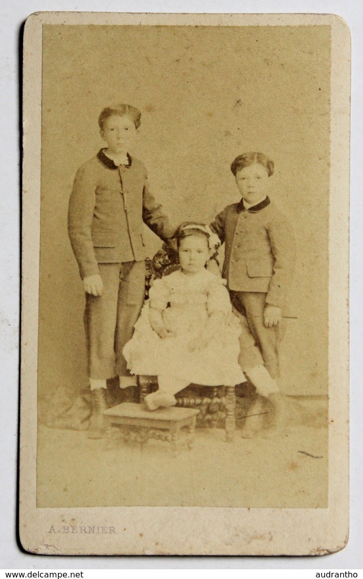 Dessin De 3 Enfants + CDV Photographie A. Bernier Brest 1 Rue Kléber Charles François Joseph BERTRAND Lesneven - Tekeningen