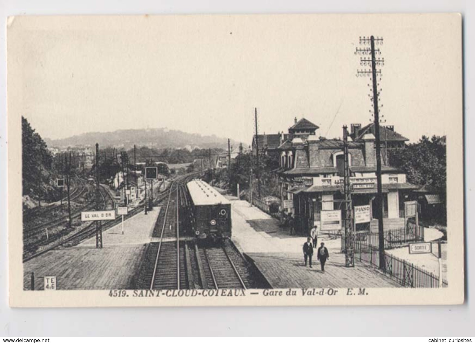 SAINT CLOUD [92] Hauts-de-Seine - Coteaux - Gare Du Val D' Or - Train En Gare - Animée - Stations - Met Treinen