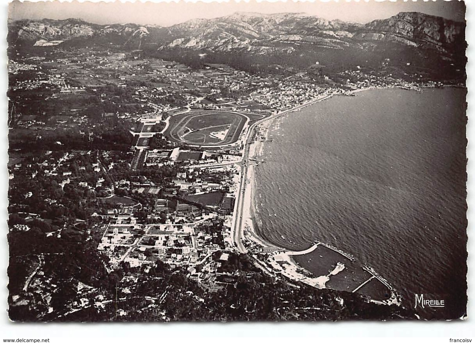 MARSEILLE - La Plage Vue D'avion -  Vue Aerienne.  CPSM GF Edit Mireille - Non Classés