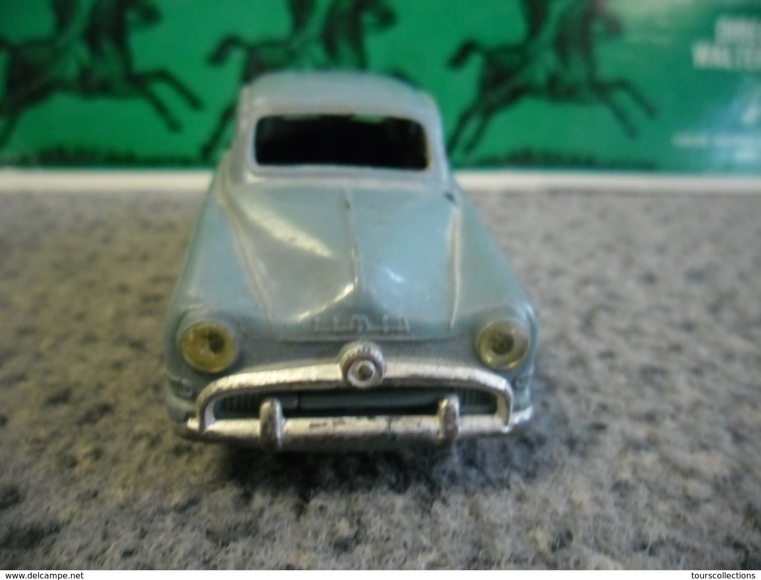 VINTAGE SIMCA 9 ARONDE NOREV 1/43 ° - ça Roule Mais Il Manque L'antenne Et Le Pare Choc Arrière - Norev