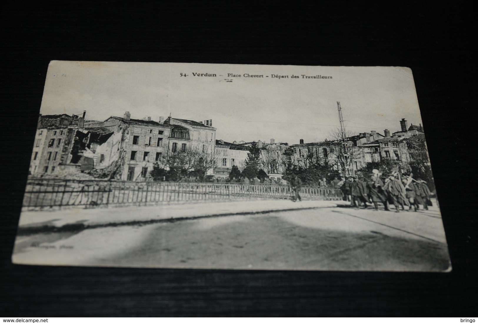 13817-        VERDUN, PLACE CHEVERT, DEPART DES TRAVAILLEURS - Verdun