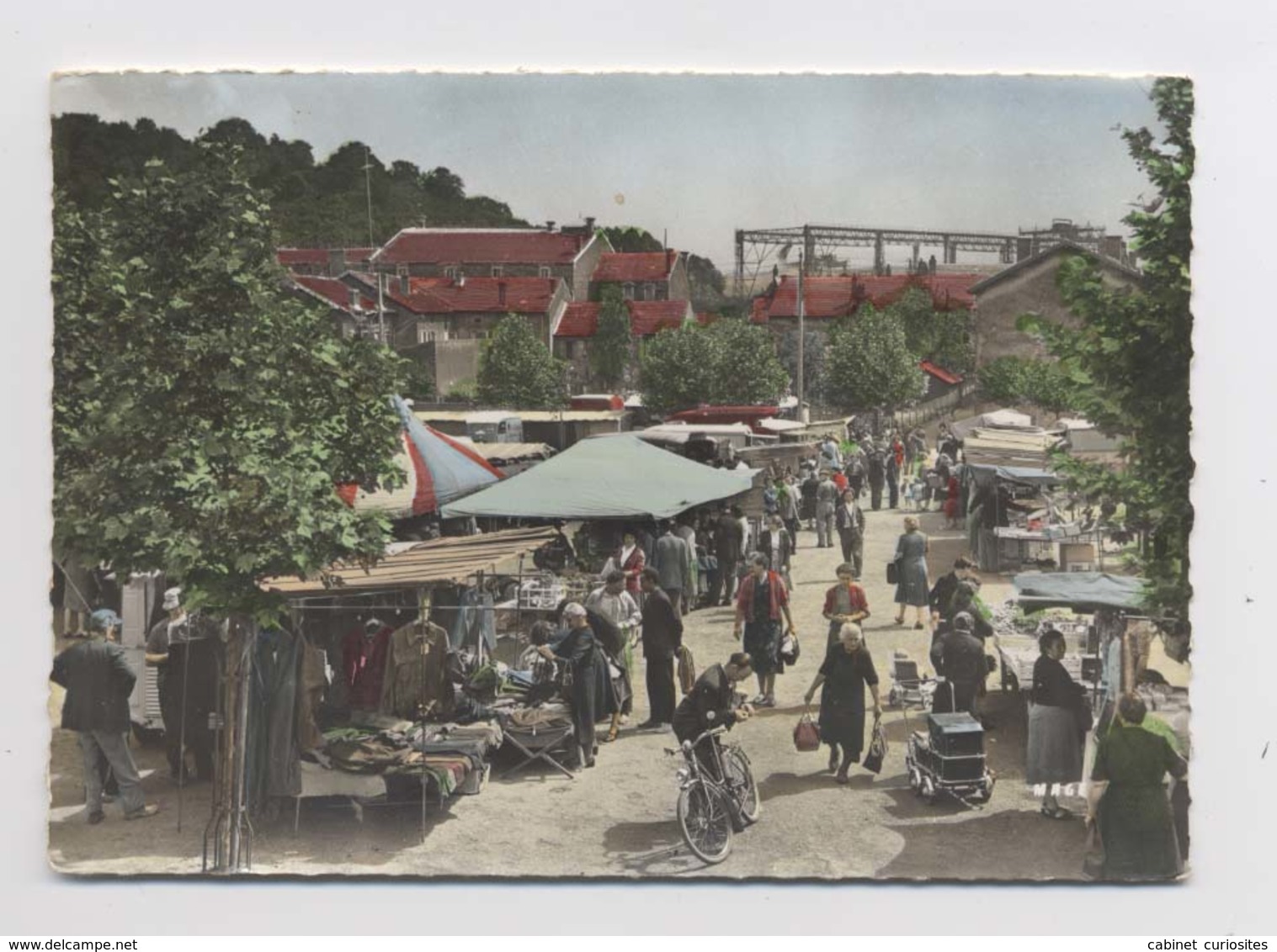 HOMÉCOURT  (54 - Meurthe Et Moselle) - Place Du Général Leclerc - UN JOUR DE MARCHÉ - Colorisée - Animée - Homecourt