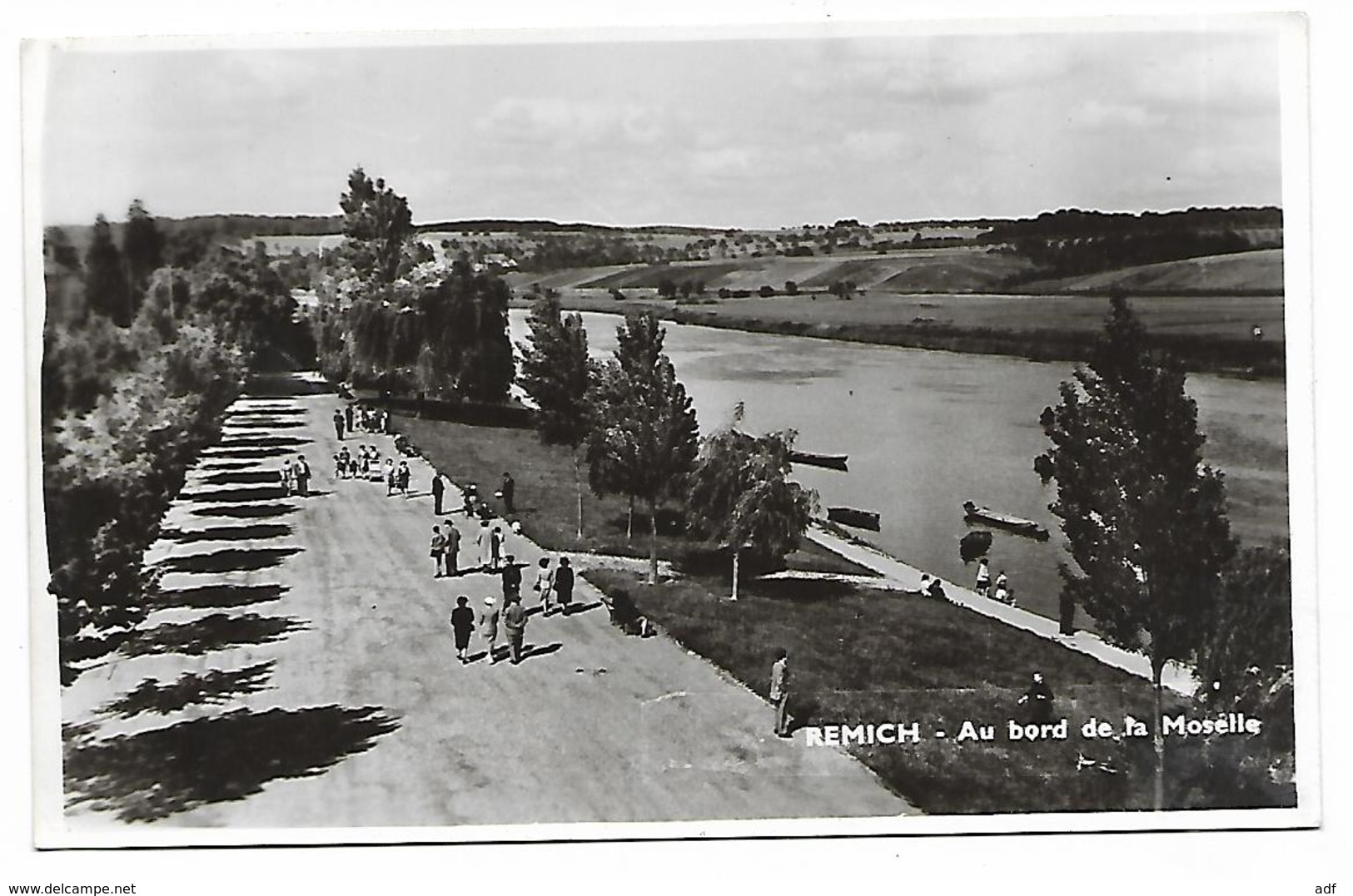 CPSM ANIMEE REMICH, ANIMATION AU BORD DE LA MOSELLE, Format 9 Cm Sur 14 Cm Environ, LUXEMBOURG - Remich