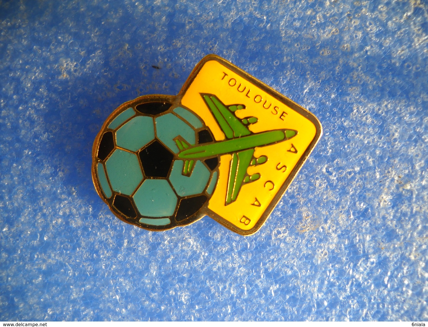 967     PINS   Pin's   ASCAB   TOULOUSE  FOOT   FOOTBALL  AVION Ballon Sport - Football