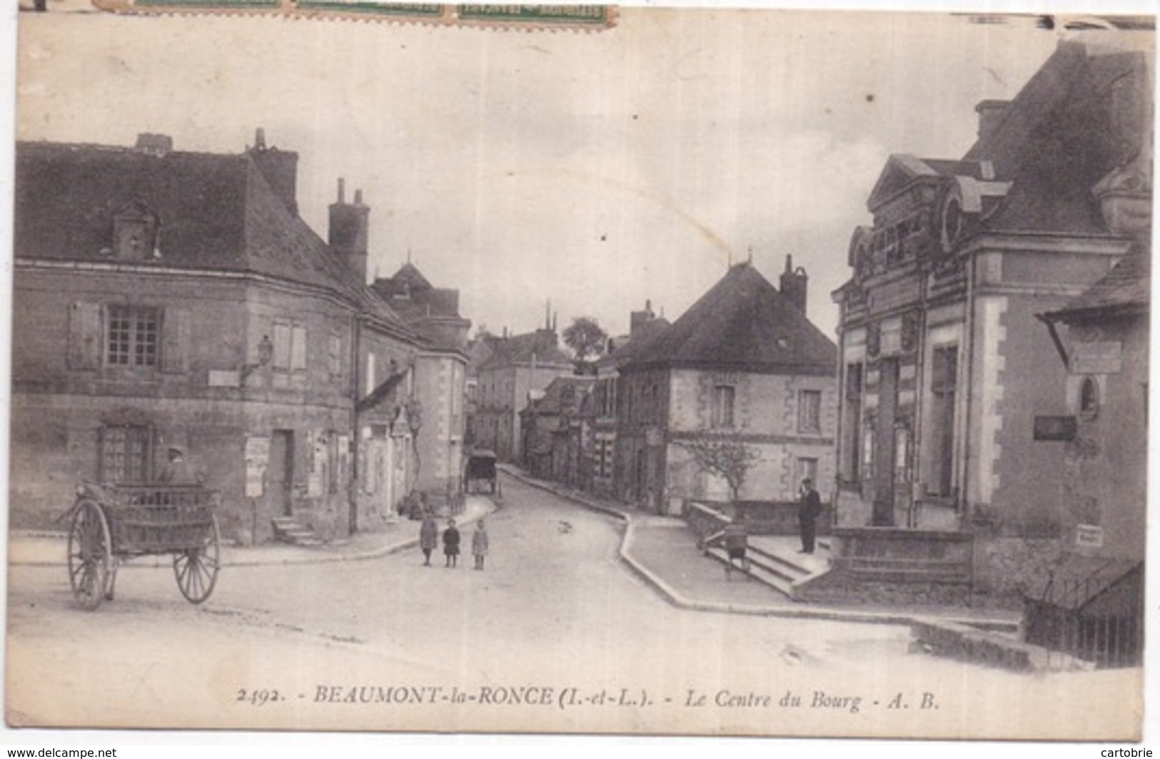 Dépt 37 - BEAUMONT-LA-RONCE - Le Centre Du Bourg - A.B. - Animée - Beaumont-la-Ronce