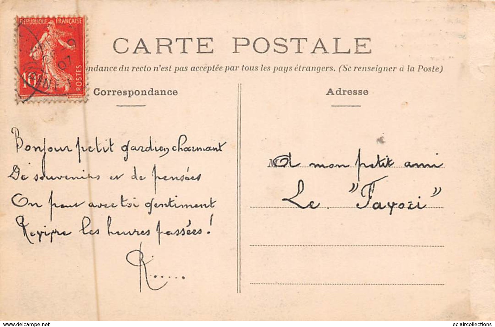 Thème: Carte Postale:    Une Fillette Consultant Un Album    (Voir Scan) - Otros & Sin Clasificación