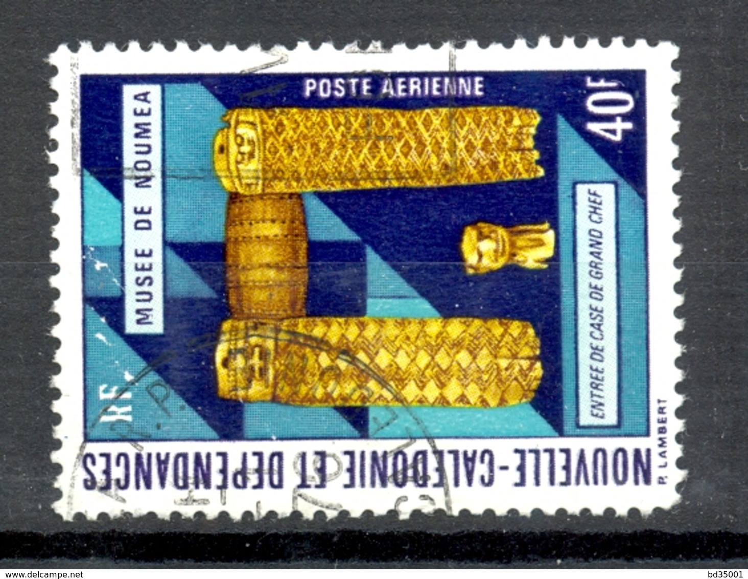 Timbre Oblitéré - NOUVELLE CALEDONIE - Poste Aérienne - Musée De Nouméa : Entrée De Case De Grand Chef - Y&T PA 143 - Sonstige & Ohne Zuordnung