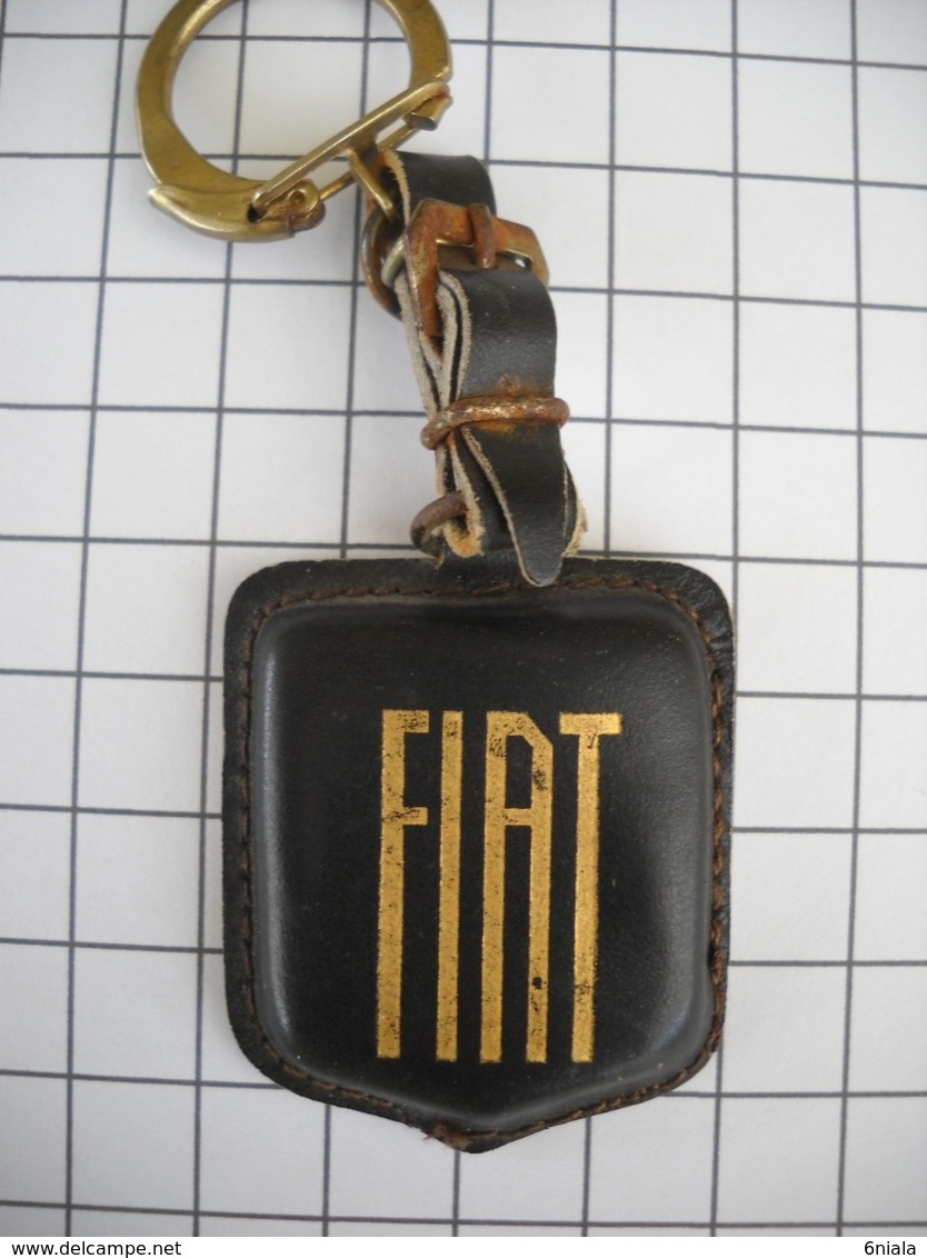 1024 Porte Clefs  FIAT Garage Du Palais 13 Avenue Victoria  64 Biarritz  Automobile - Key-rings