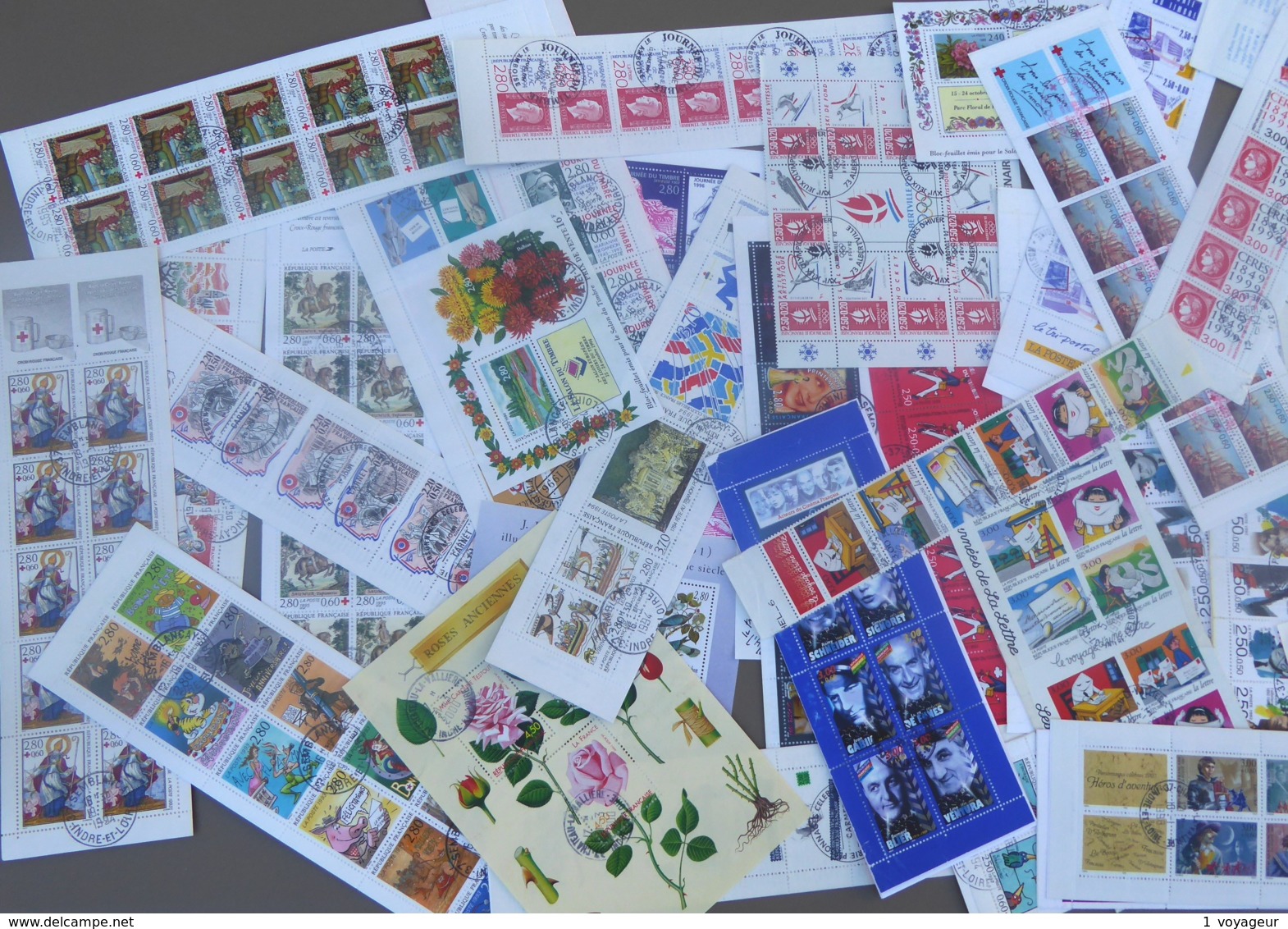 FRANCE - 1991/2000 - 225 Gr. De Timbres Oblitérés Décollés + Carnets Et Blocs - Très Beaux - Forte Cote - Lots & Kiloware (mixtures) - Max. 999 Stamps