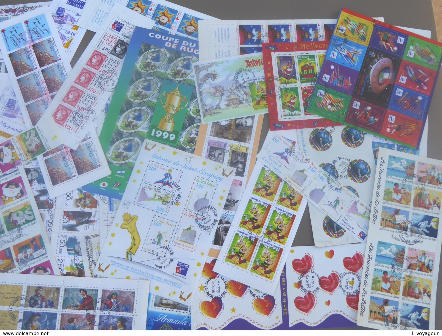 FRANCE - 1991/2000 - 225 Gr. De Timbres Oblitérés Décollés + Carnets Et Blocs - Très Beaux - Forte Cote - Lots & Kiloware (mixtures) - Max. 999 Stamps