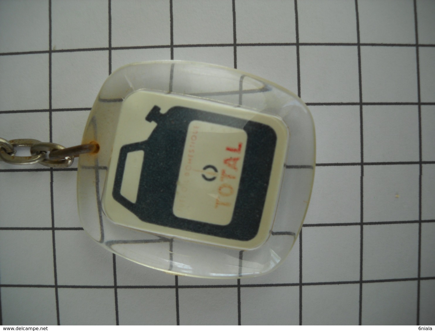 1016 Porte Clefs TOTAL  (bidon D'huile Automobile) - Key-rings