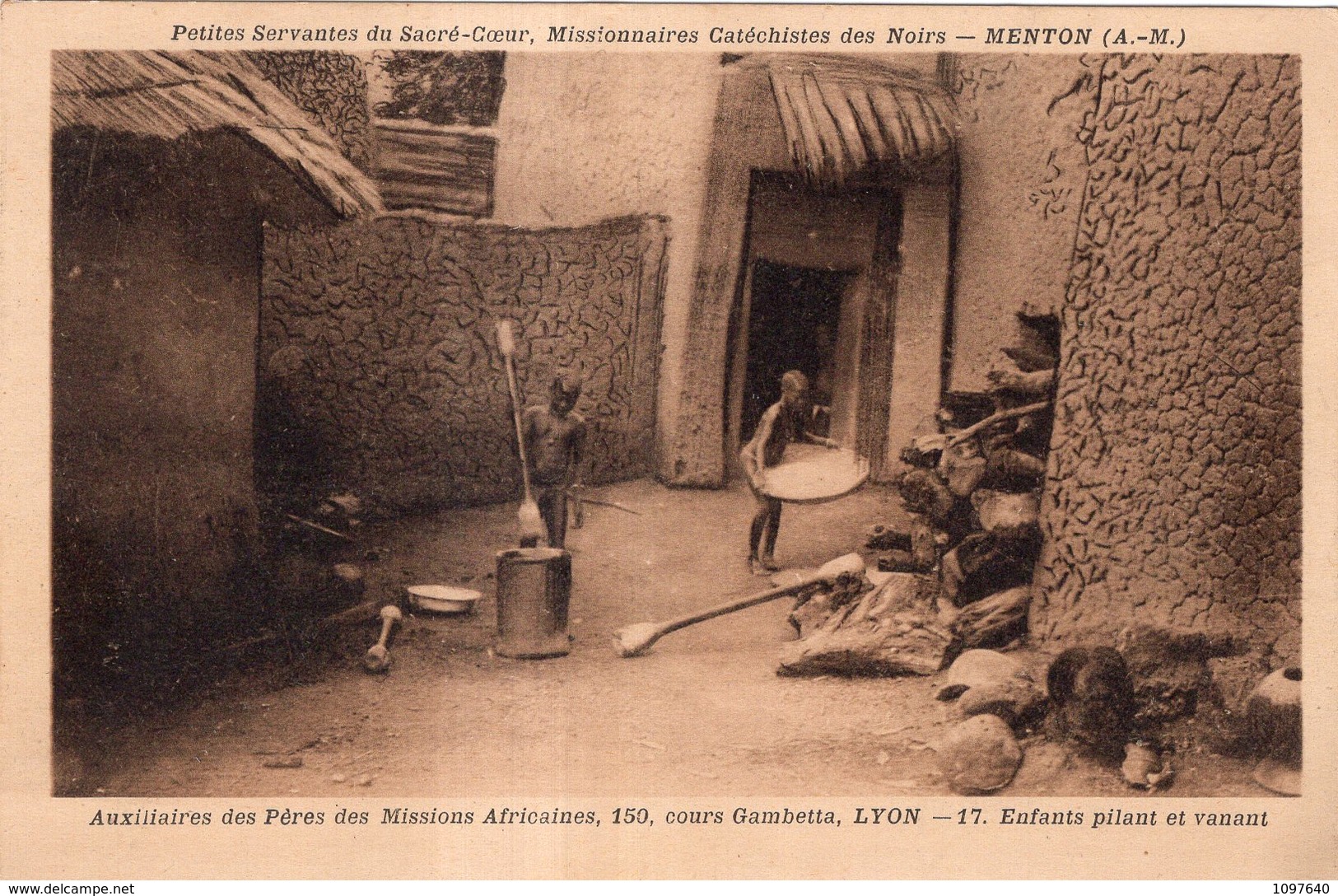 Auxiliaires Des Pères Des Missions Africaines . ENFANTS PILANT ET VANANT - Benin