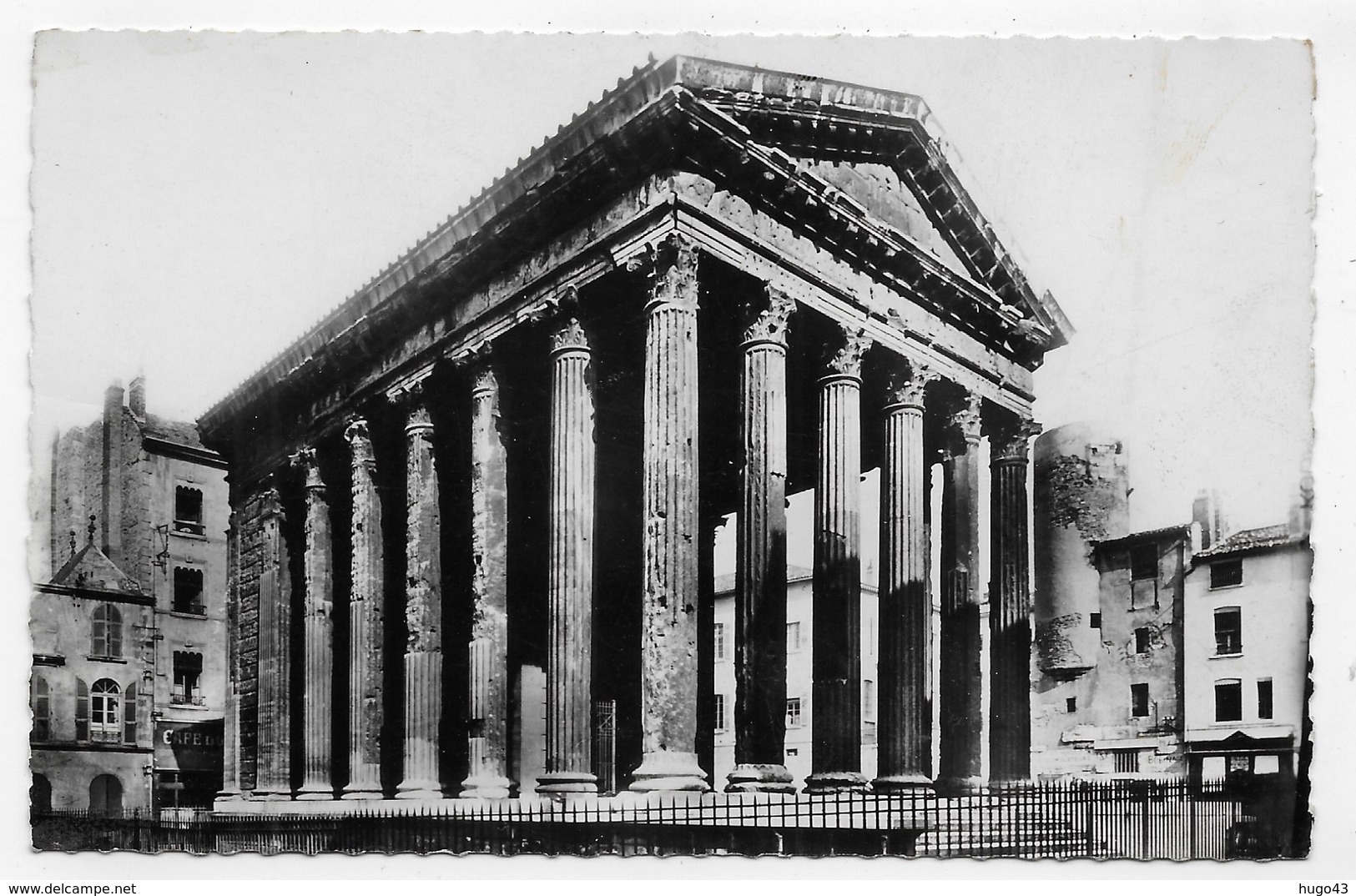 VIENNE - N° 37308 - LE TEMPLE ROMAIN D' AUGUSTE ET LIVIE - FORMAT CPA NON VOYAGEE - Vienne