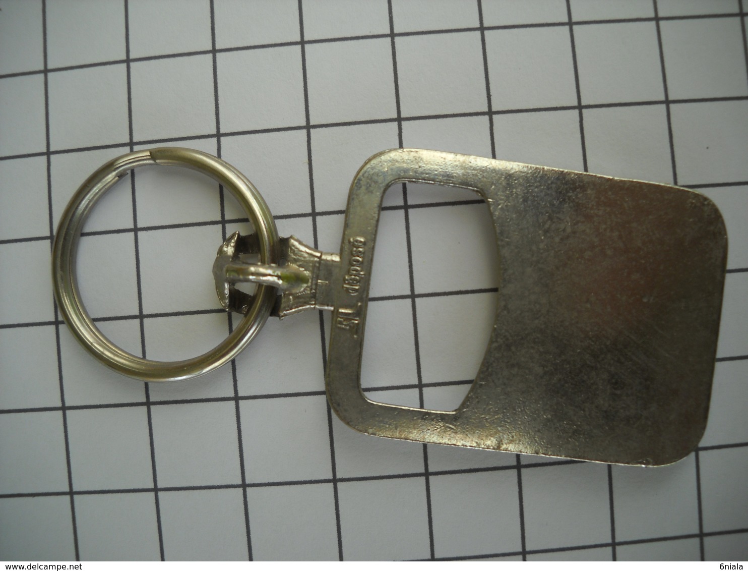 1049 Porte Clefs  RENAULT    Automobile  Décapsuleur - Key-rings