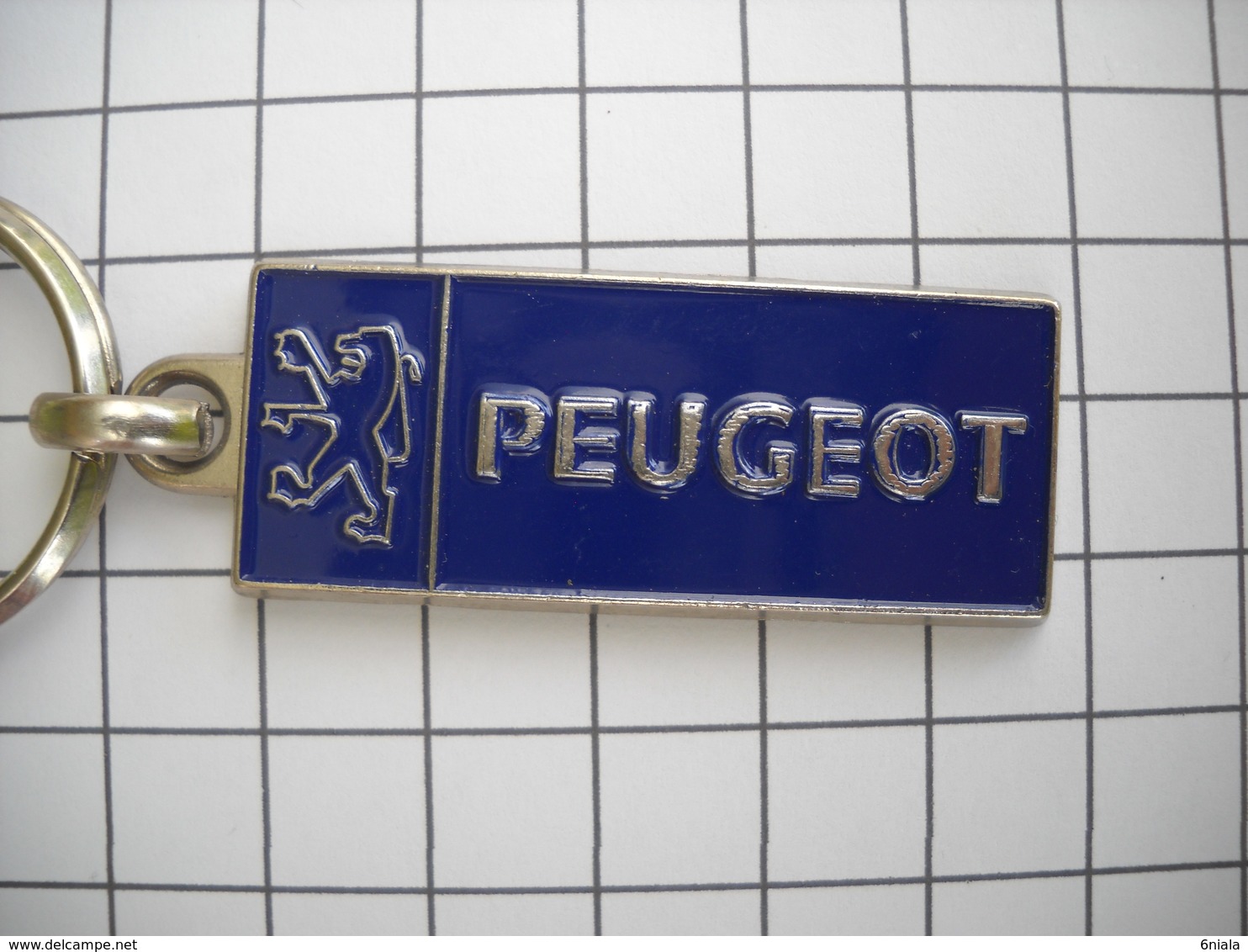 1045 Porte Clefs  PEUGEOT  Lion Peugeot   Automobile  Voiture - Porte-clefs