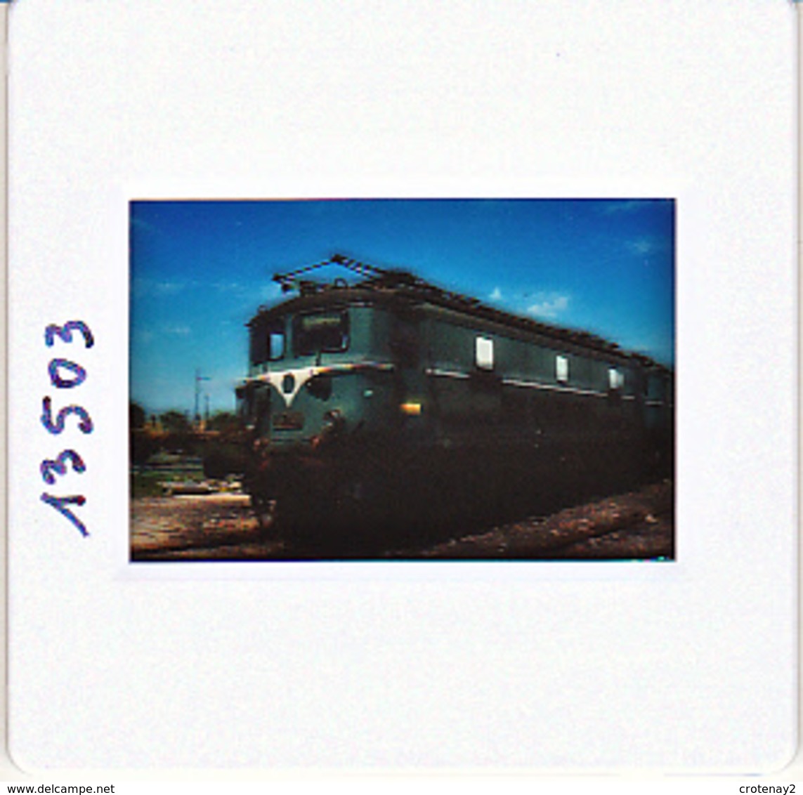 Photo Diapo Diapositive Slide Train Wagon Locomotive Electrique SNCF BB 349 à VSG Le 31 Juillet 1996 VOIR ZOOM - Diapositives