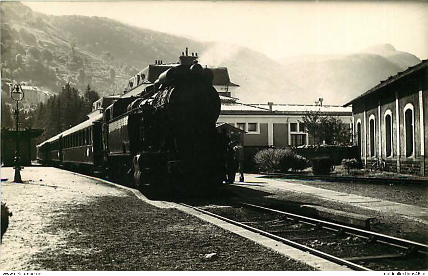 010620C - PHOTO VILAIN - CHEMIN DE FER TRAIN GARE - 63 LE MONT DORE Le Thermal Express - Le Mont Dore