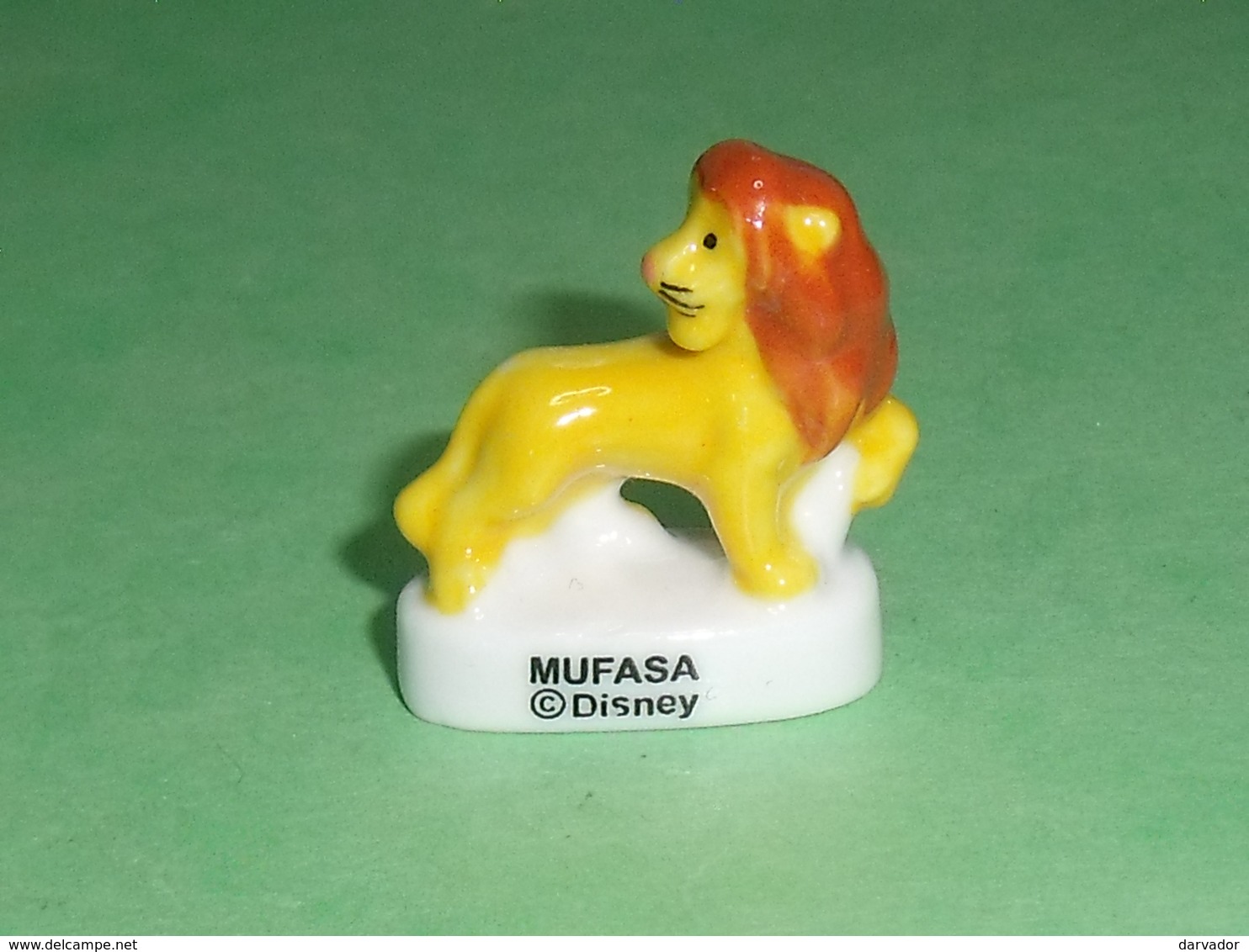 Fèves / Disney : Le Roi Lion , Mufasa     T126 - Disney