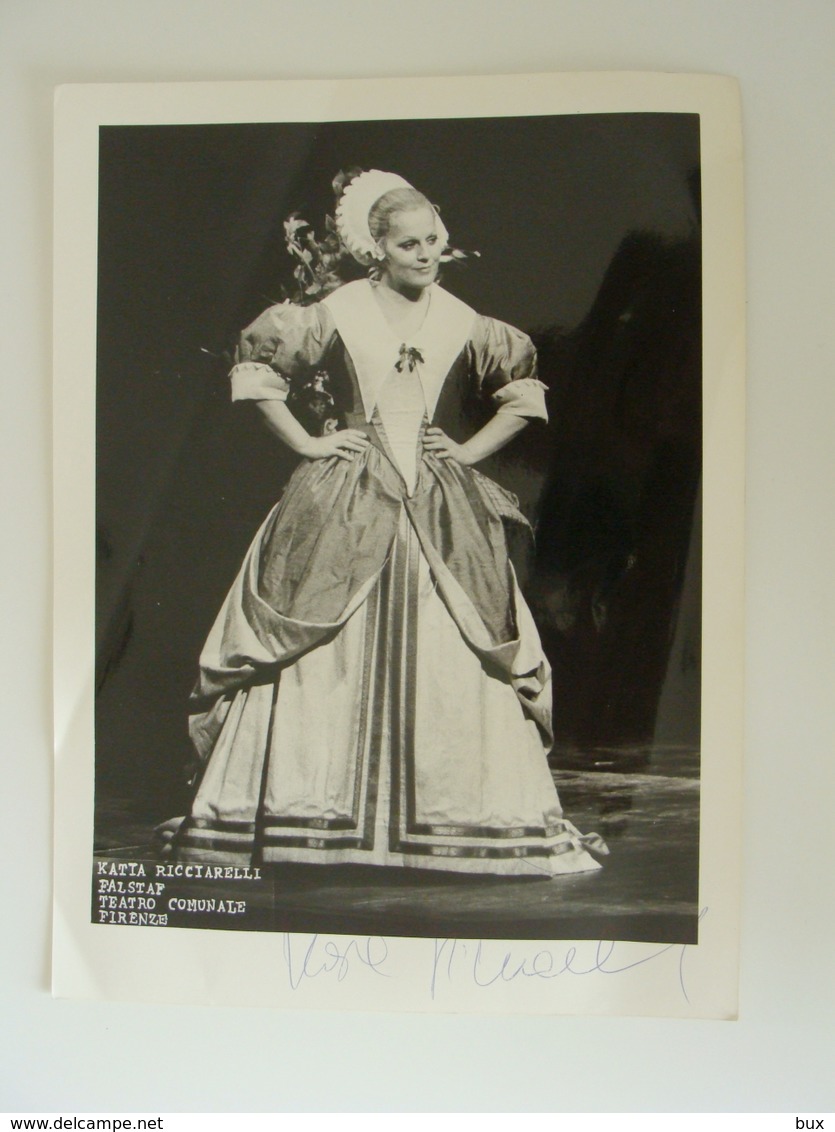 KATIA RICCIARELLI AUTOGRAFATA  ENORME FOTO  MARCHIORI  TEATRO FIRENZE  THEATRE   Théâtre STAGIONE LIRICA OPERA - Theatre, Fancy Dresses & Costumes