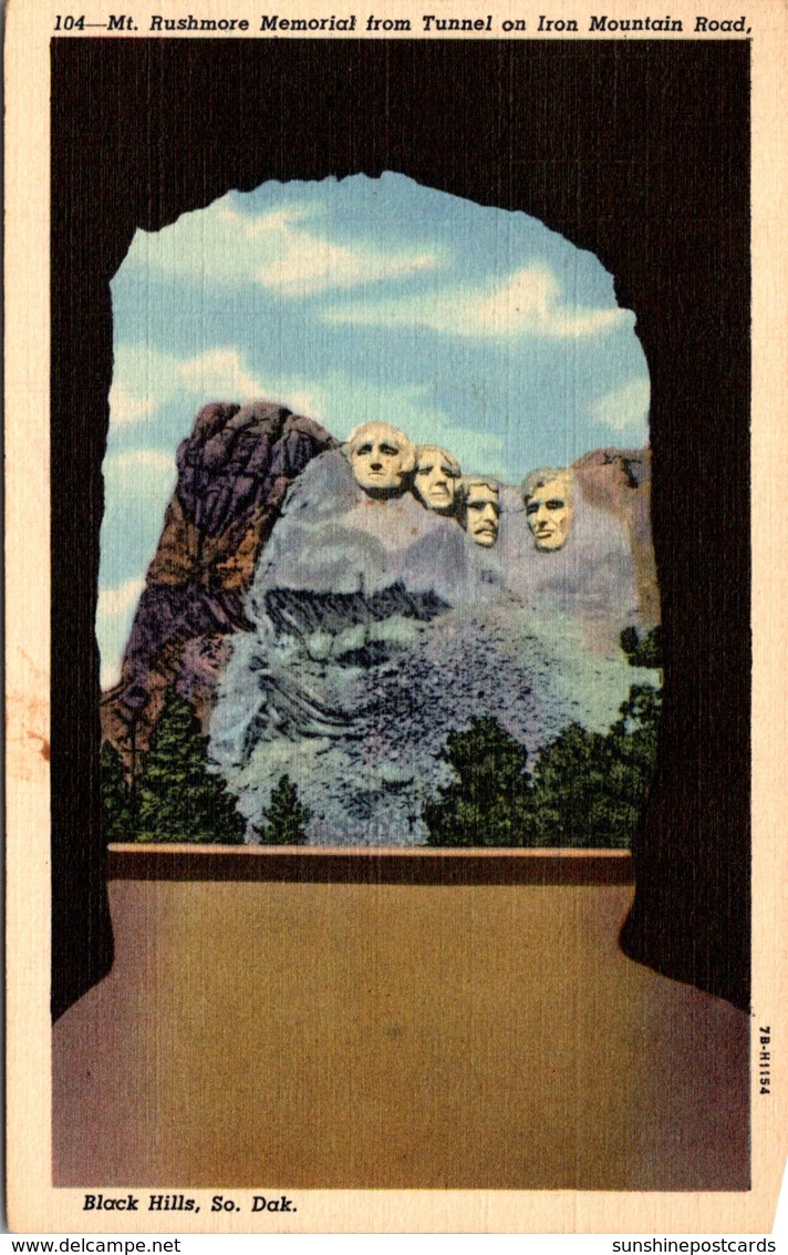 South Dakota Black Hills Mount Rushmore Memorial From Tunnell On Iron Mountain Road 1950 Curteich - Mount Rushmore