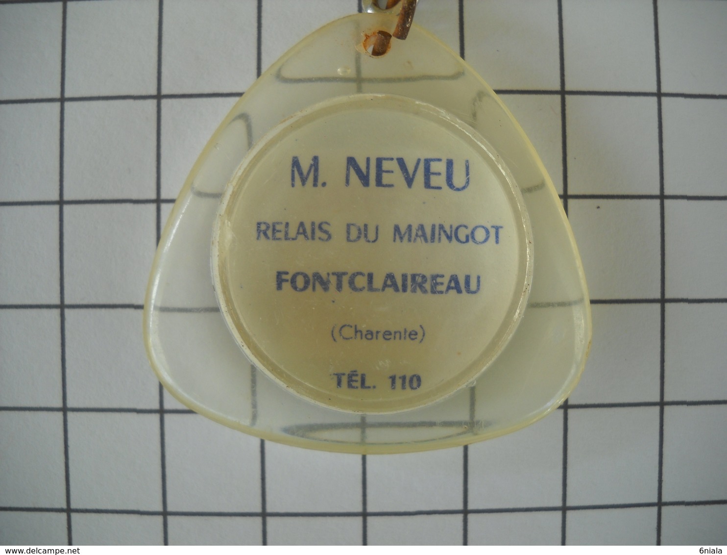 1090 Porte Clefs TOTAL Relais Du Maingot  NEVEU Fontclaireau 17 Charente  Automobiles - Portachiavi