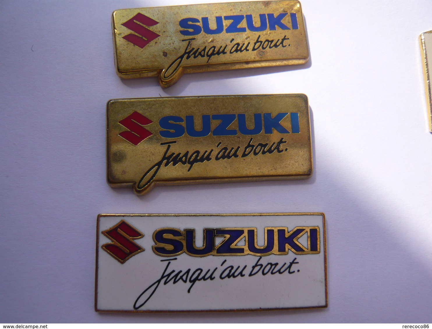 3 Pin S MOTO SUZUKI JUSQU AU BOUT Different - Motorfietsen