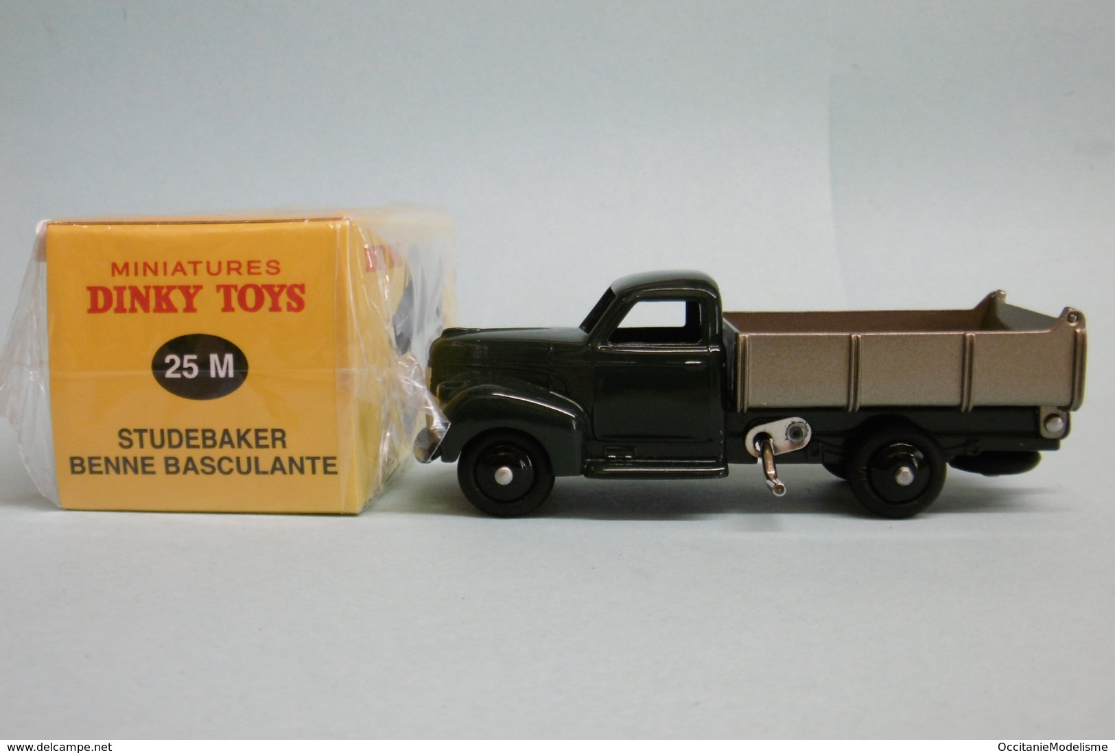 Dinky Toys / Atlas - STUDEBAKER BENNE BASCULANTE Vert Réf. 25 M Neuf NBO 1/43 - Dinky