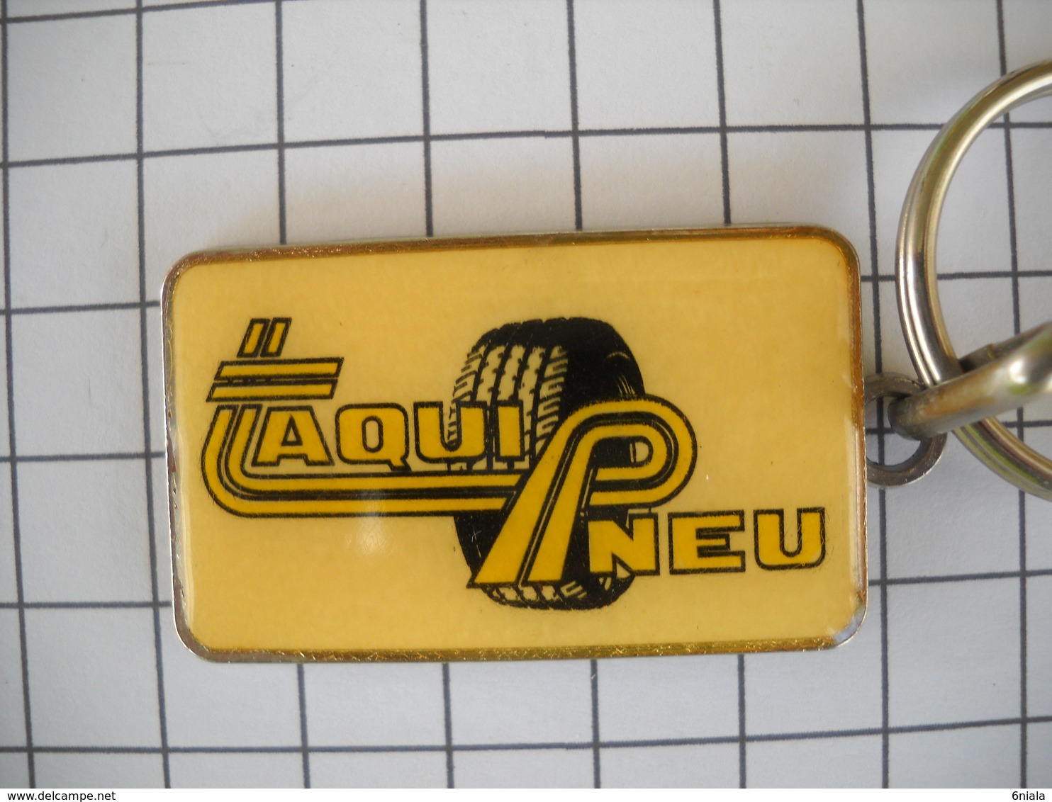 1125   Porte Clefs  TAQUI PNEU  MONTAUBAN 82  Automobile - Llaveros