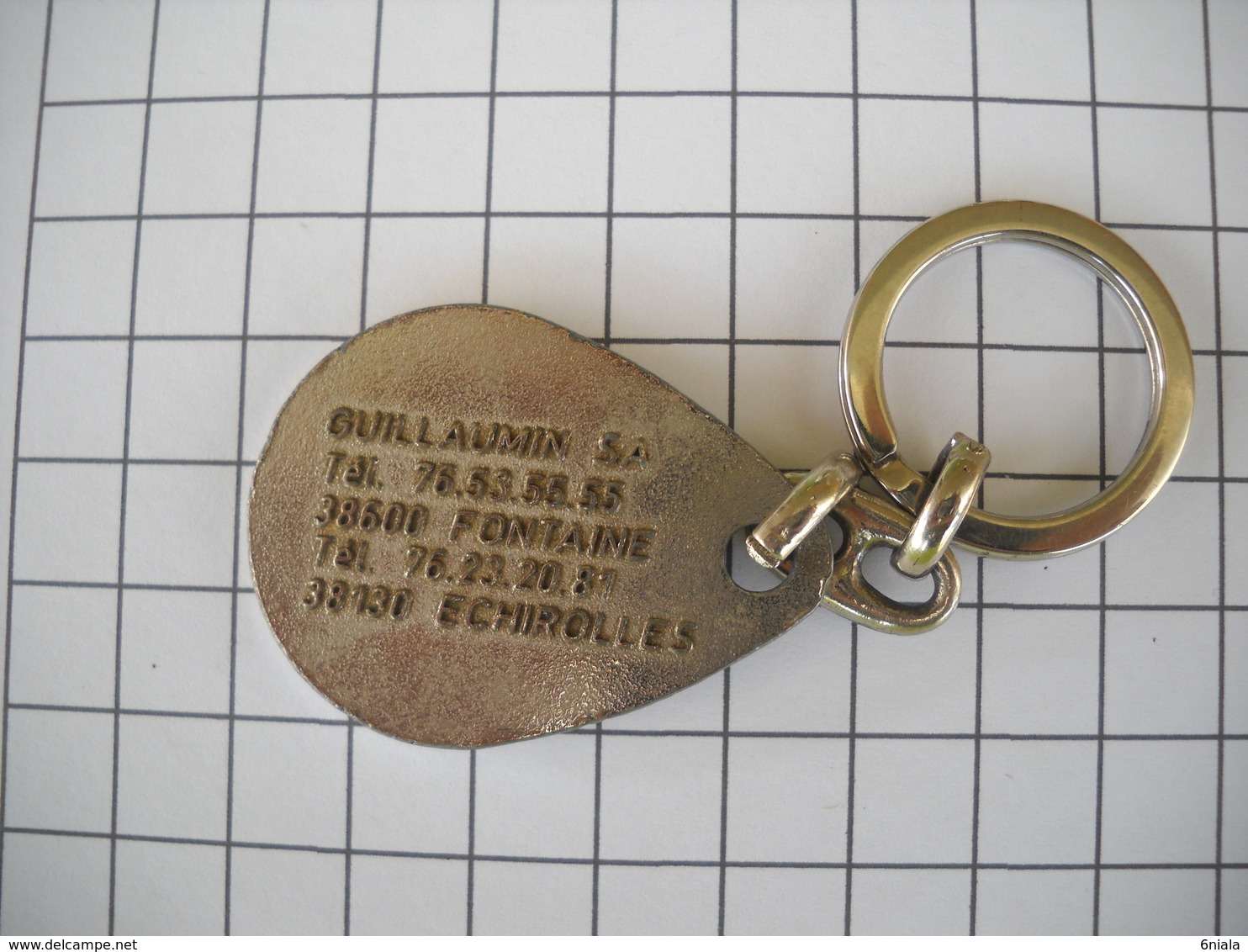 1073 Porte Clefs   VW GUILLAUMIN SA  Fontaine Echirolles 38    Automobiles - Key-rings